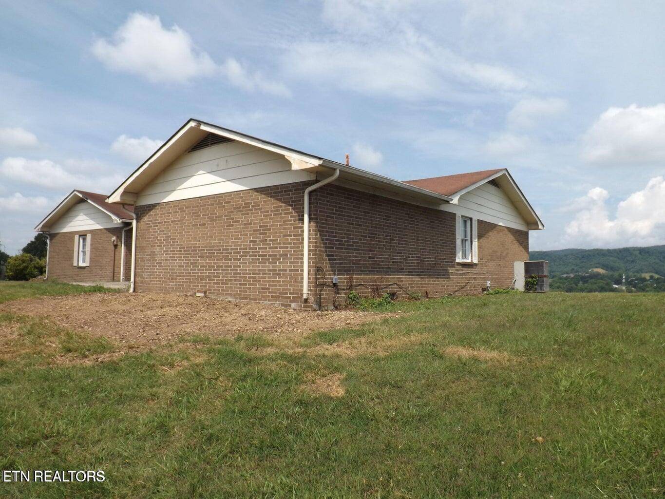 Harrogate, TN 37752,262 OXFORD CIR