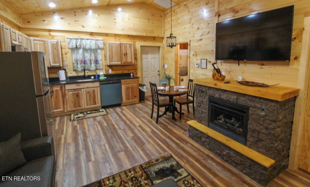 Gatlinburg, TN 37738,1695 Misty Hollow WAY