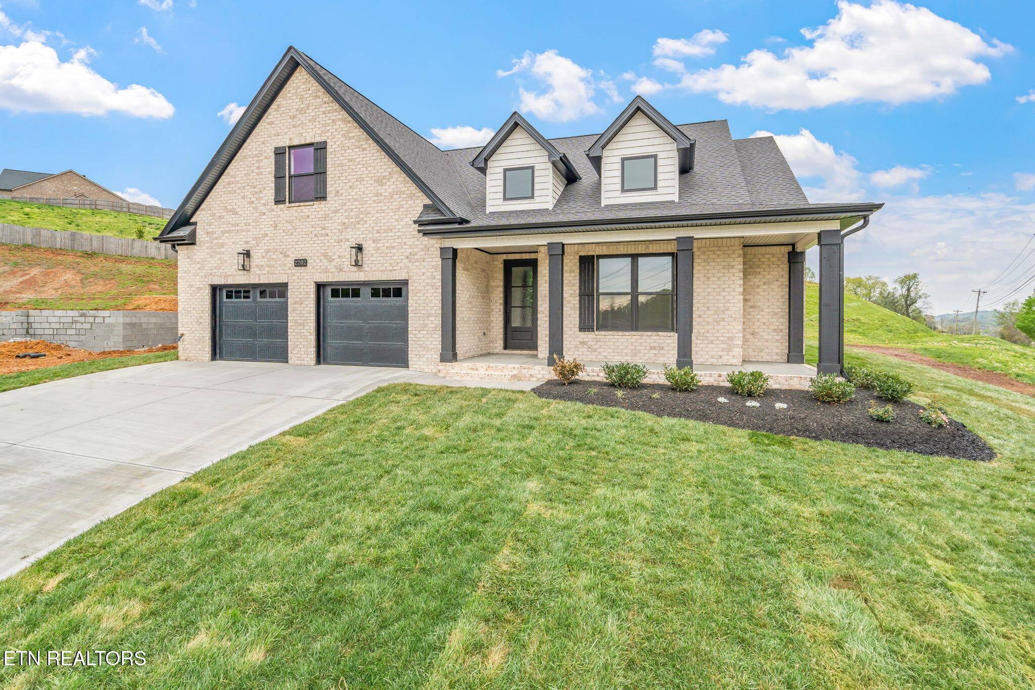 Knoxville, TN 37932,2202 Hickory Crest LN