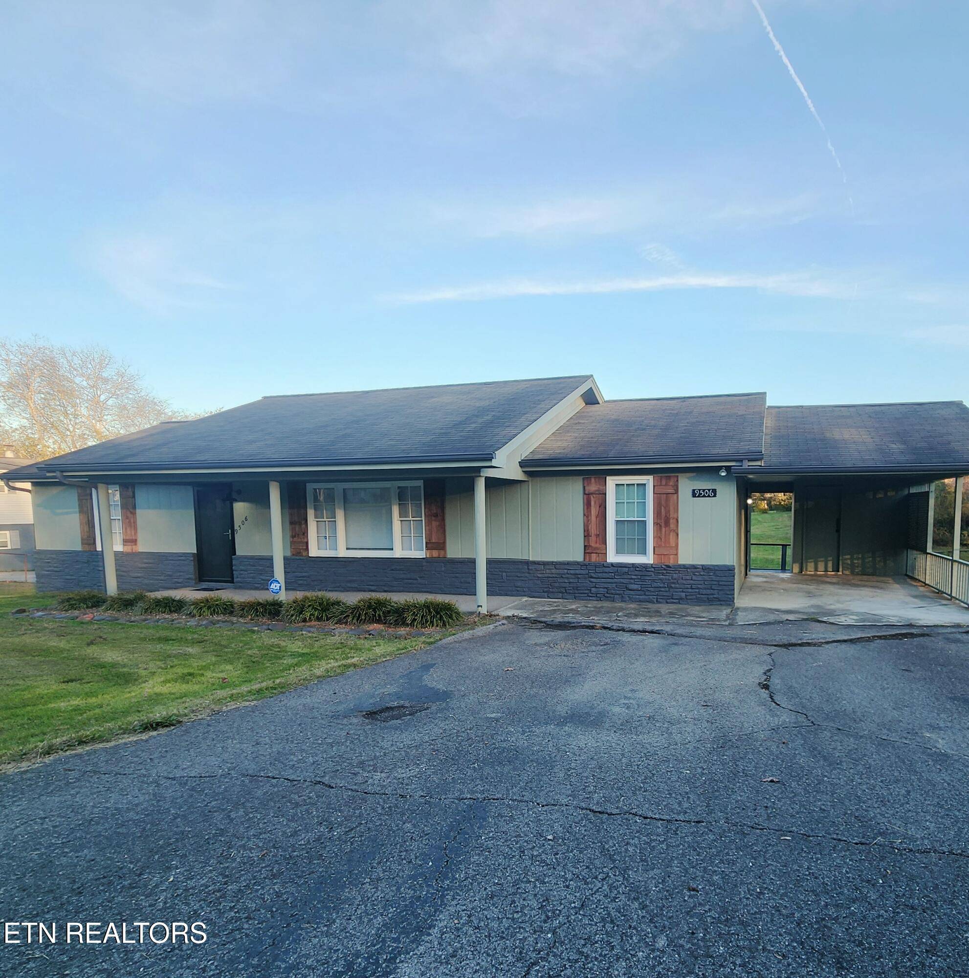 Strawberry Plains, TN 37871,9506 Strawberry Plains PIKE