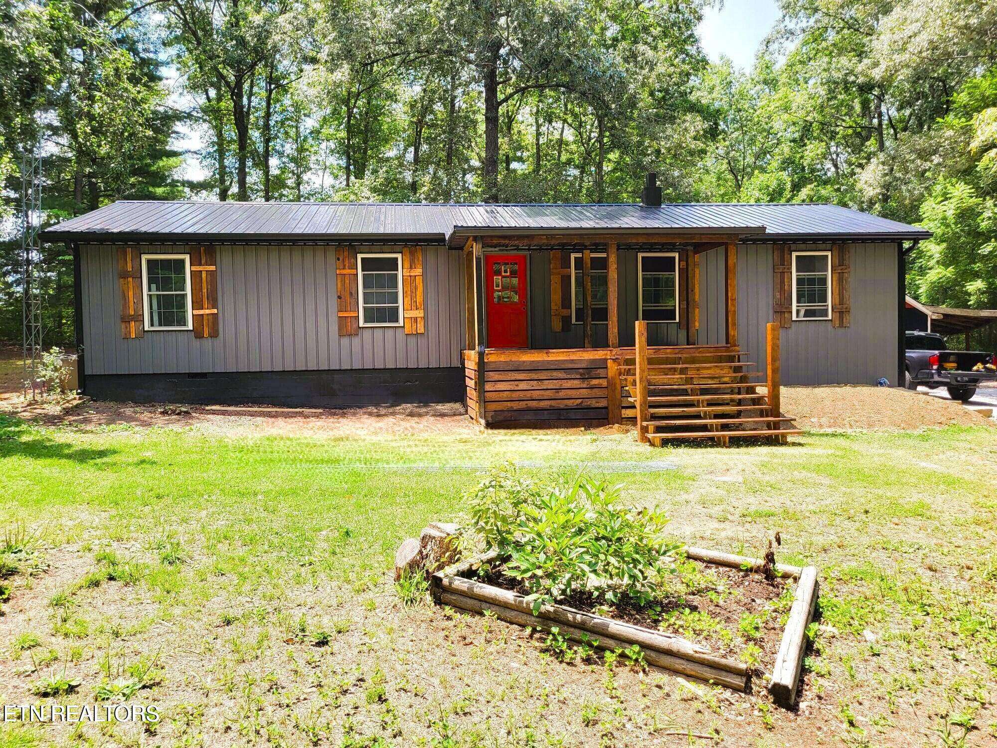 Deer Lodge, TN 37726,1435 Twin Bridge Rd