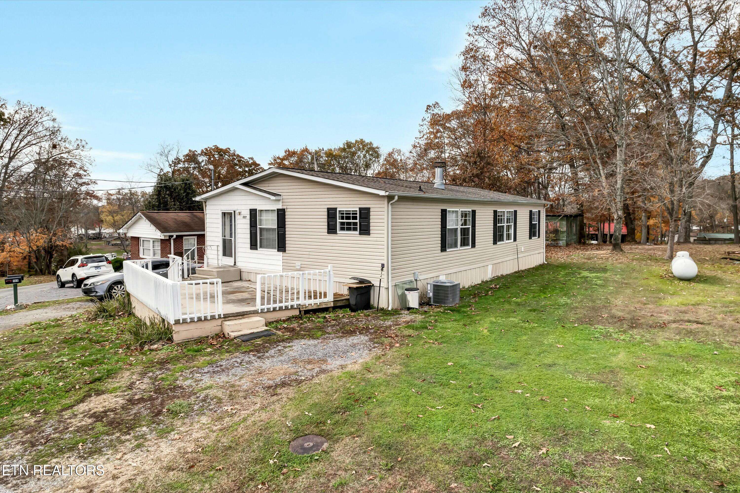 Rutledge, TN 37861,227 Clearview St