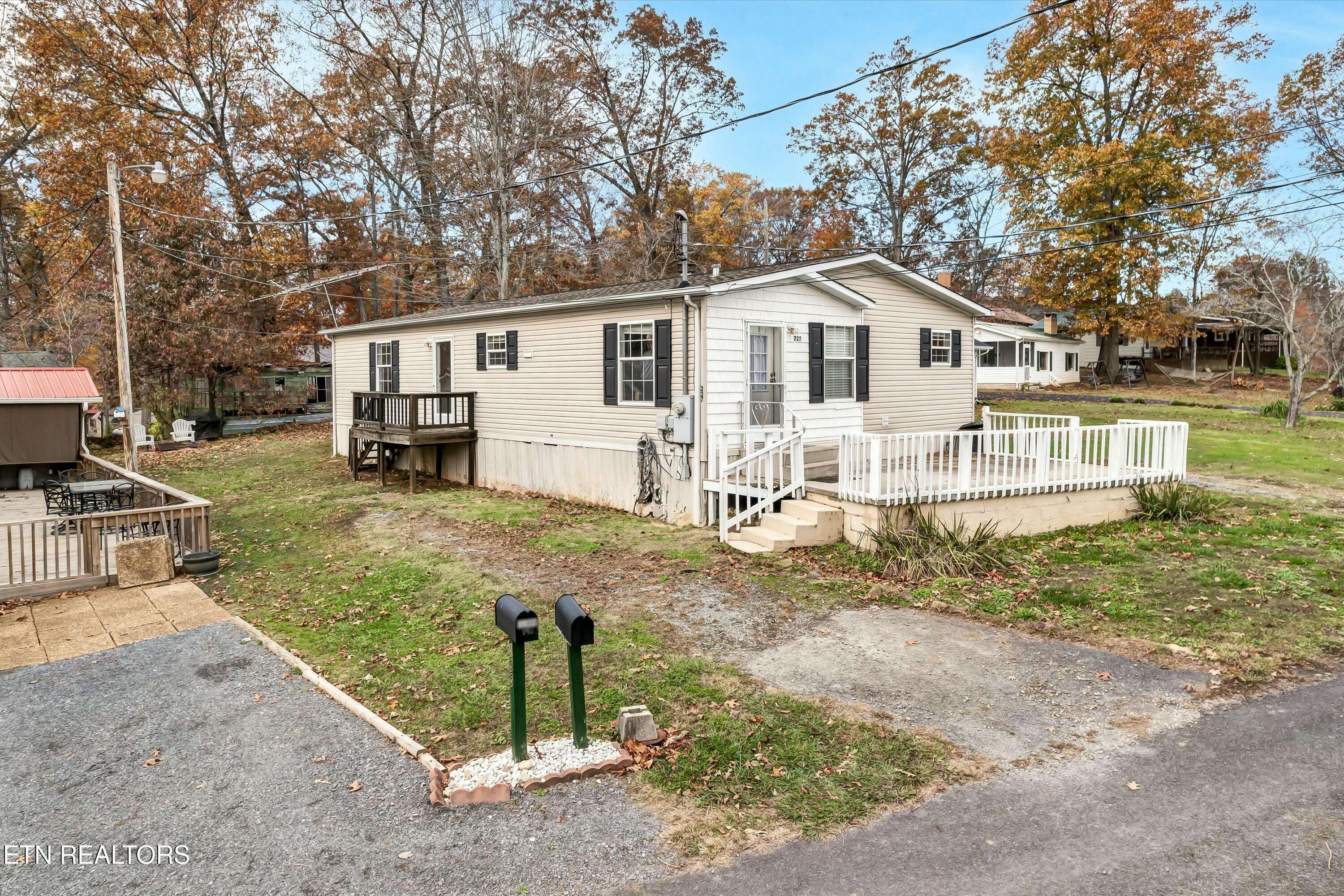 Rutledge, TN 37861,227 Clearview St