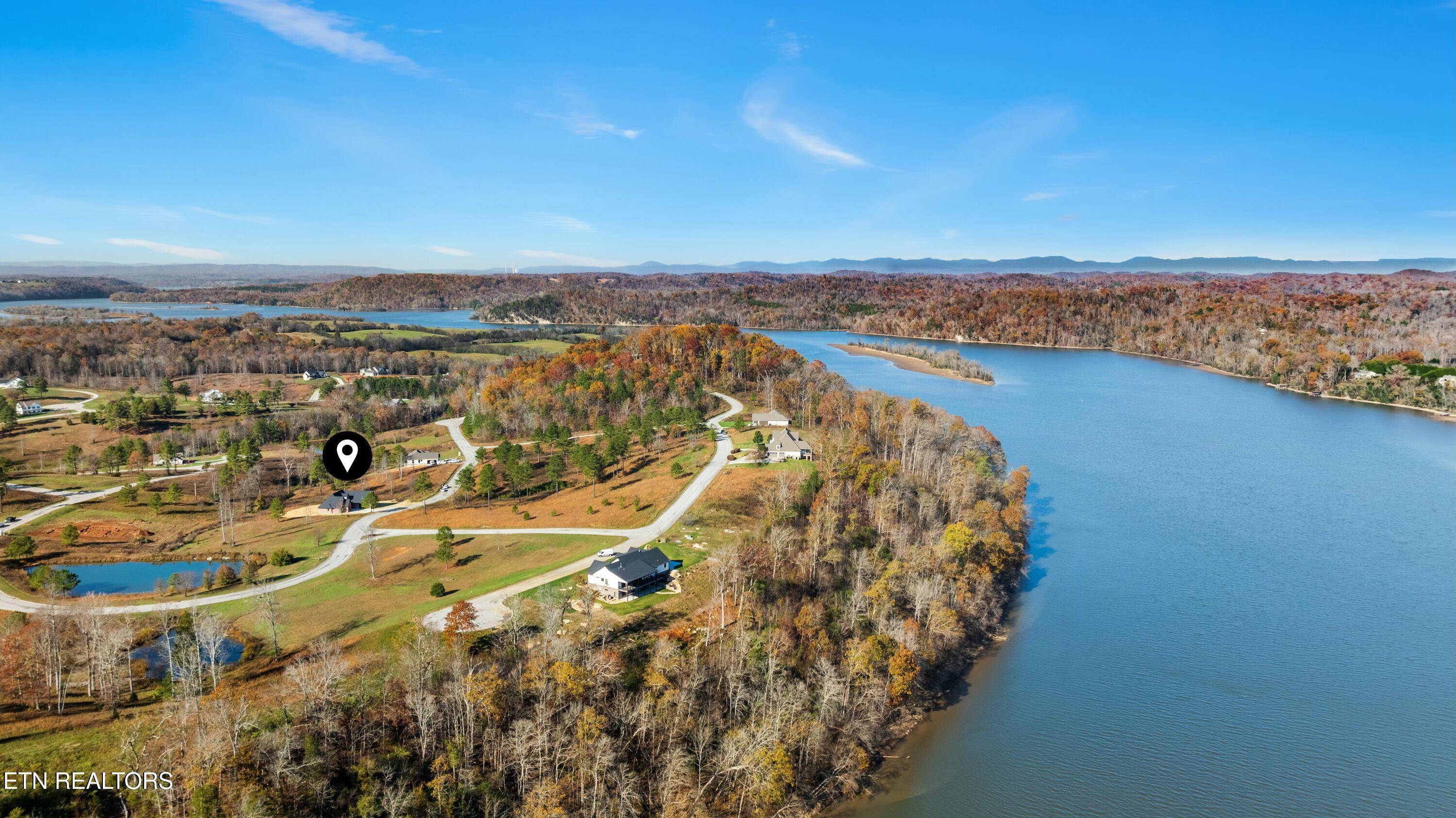 Loudon, TN 37774,711 Twin Lakes DR