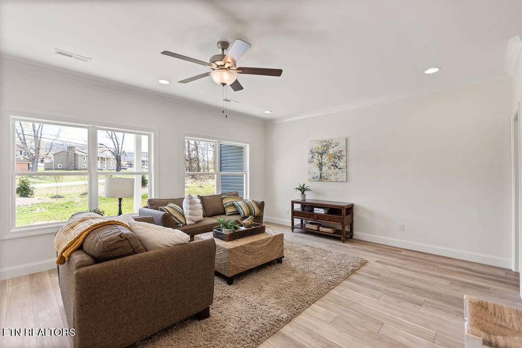 Powell, TN 37849,7318 Whispering Creek LN