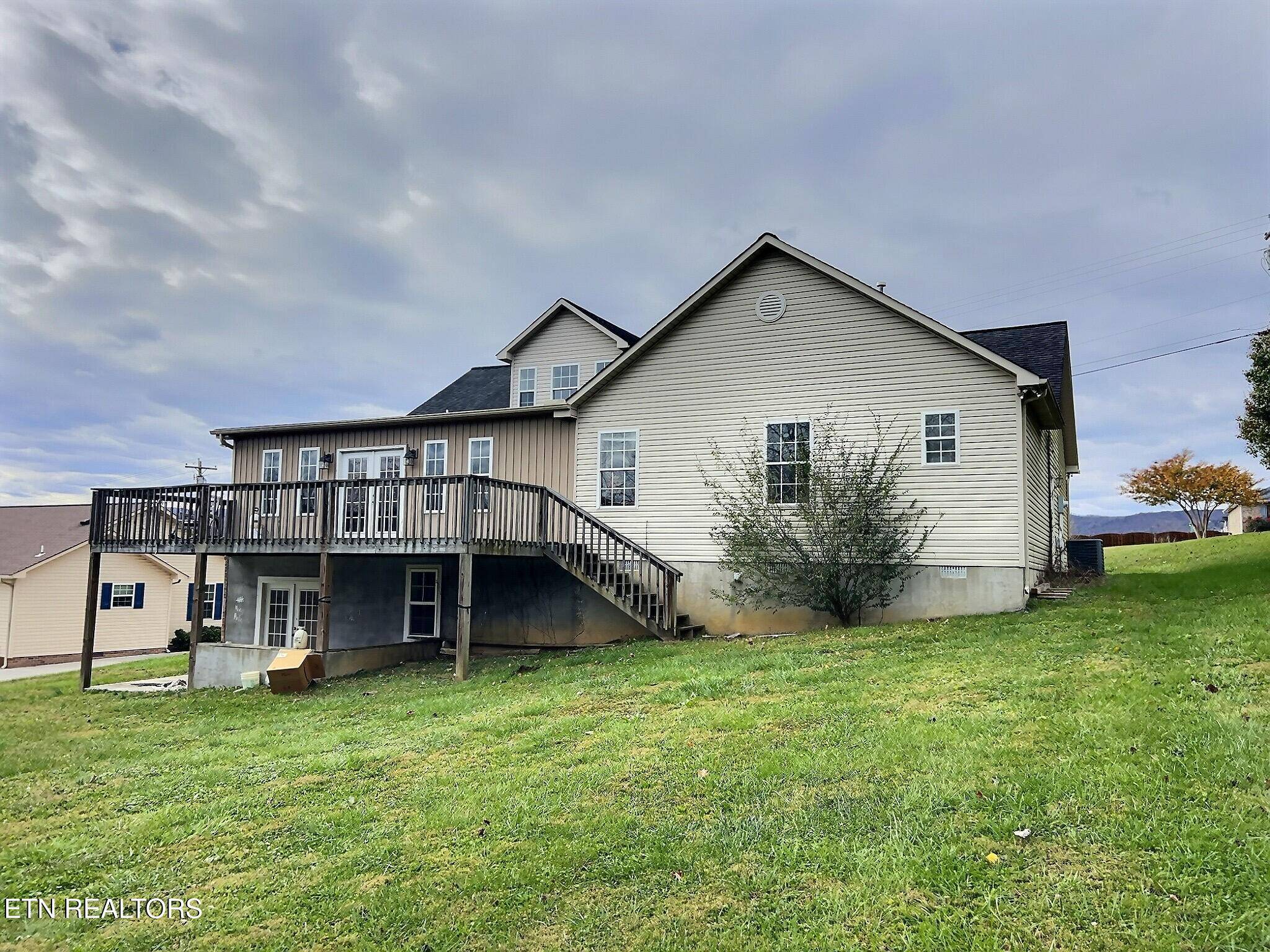 Jacksboro, TN 37757,252 Perkins LN