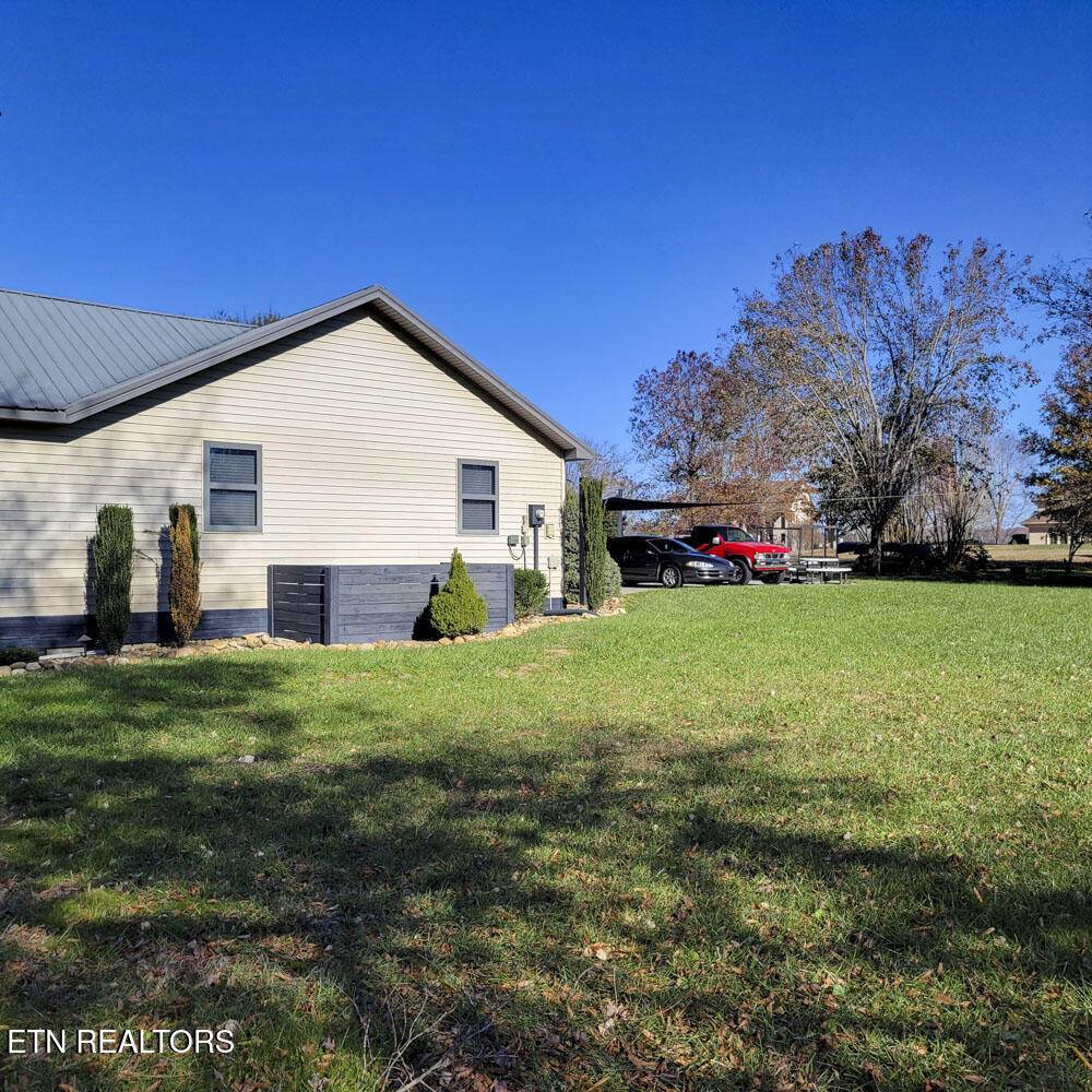 Dandridge, TN 37725,967 Holly Oaks LN