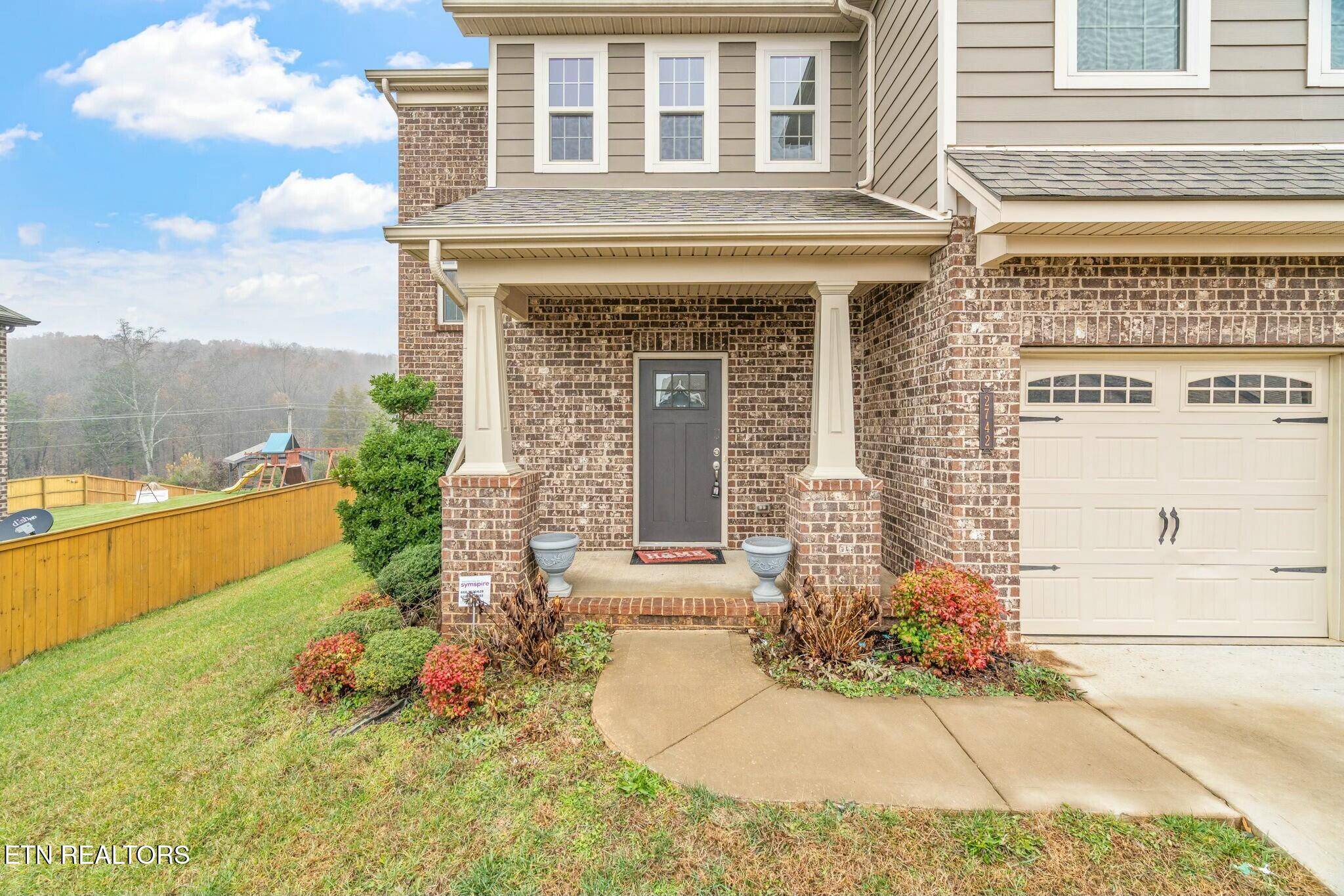 Knoxville, TN 37932,2742 Tallgrass LN