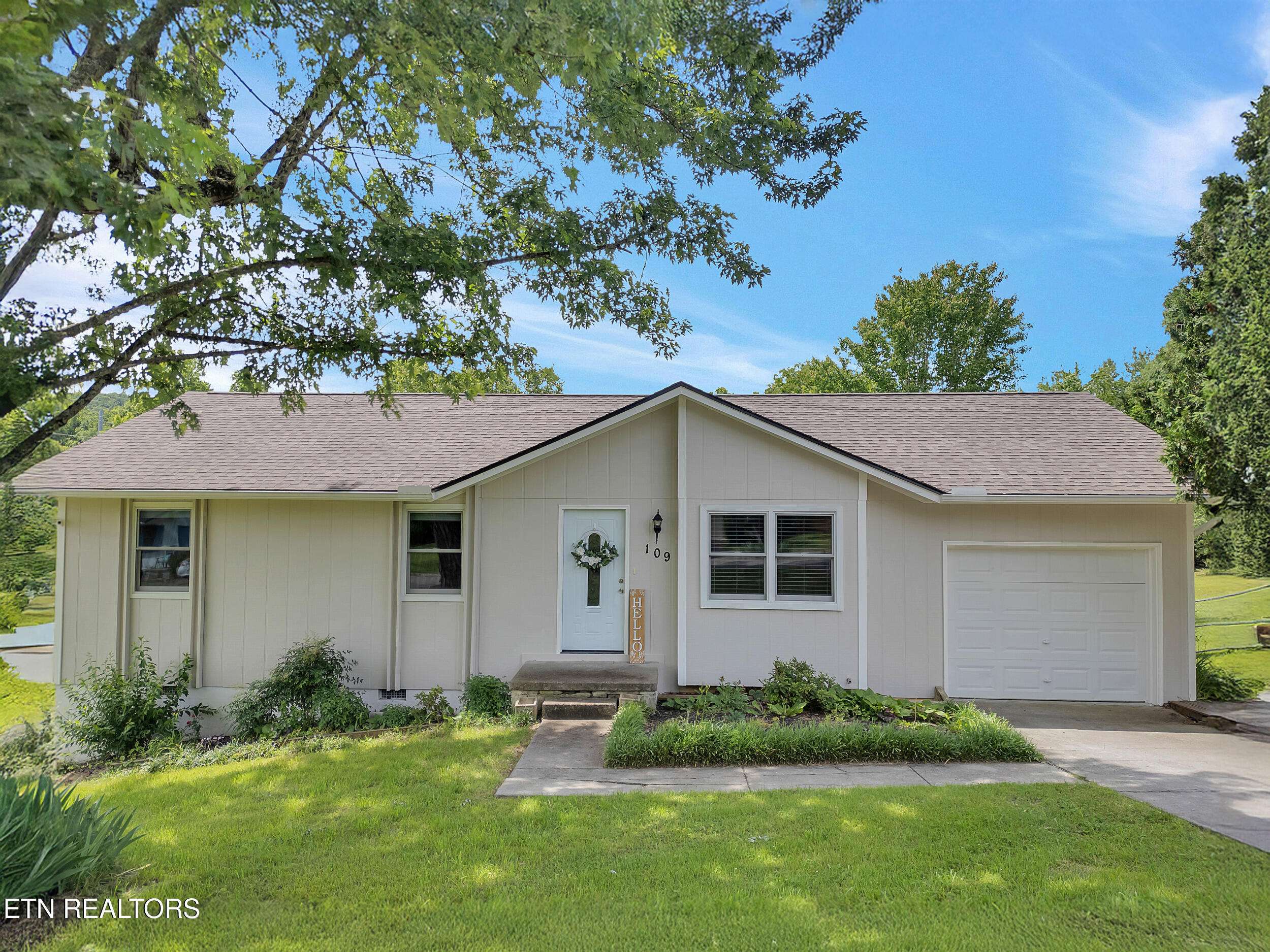 Oak Ridge, TN 37830,109 Tracy LN