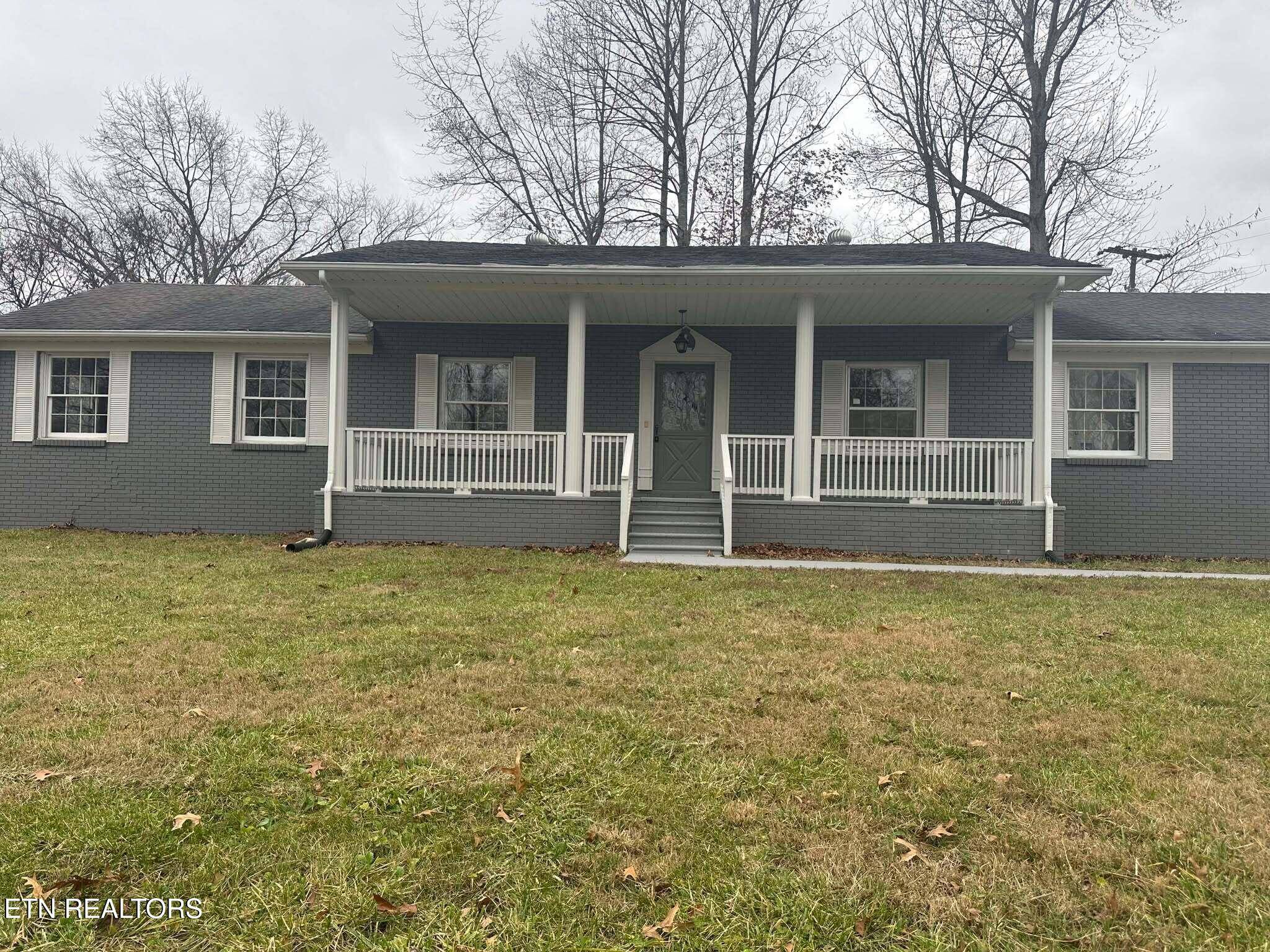 Byrdstown, TN 38549,423 Main St