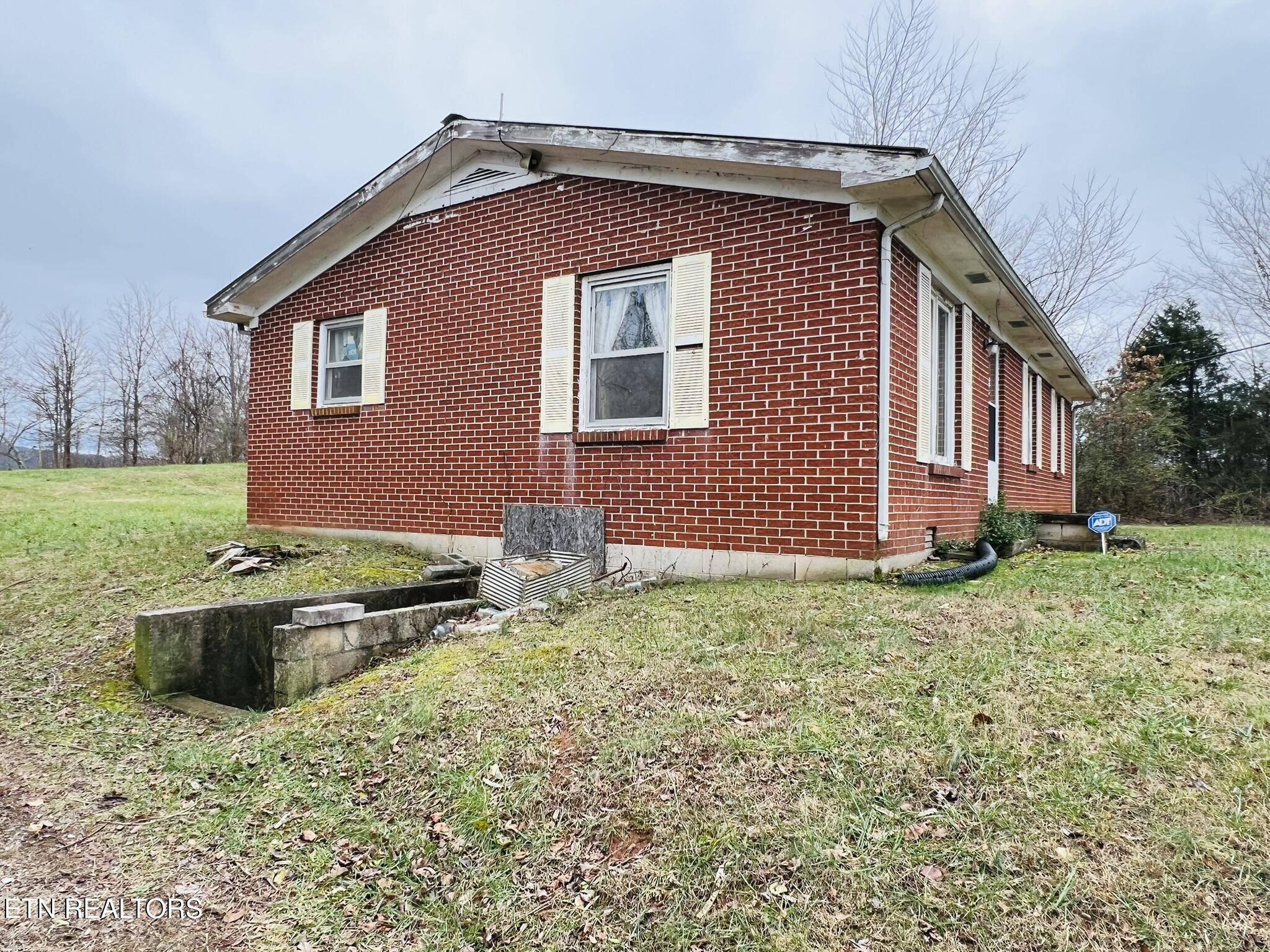 Byrdstown, TN 38549,1008 Old Static Rd