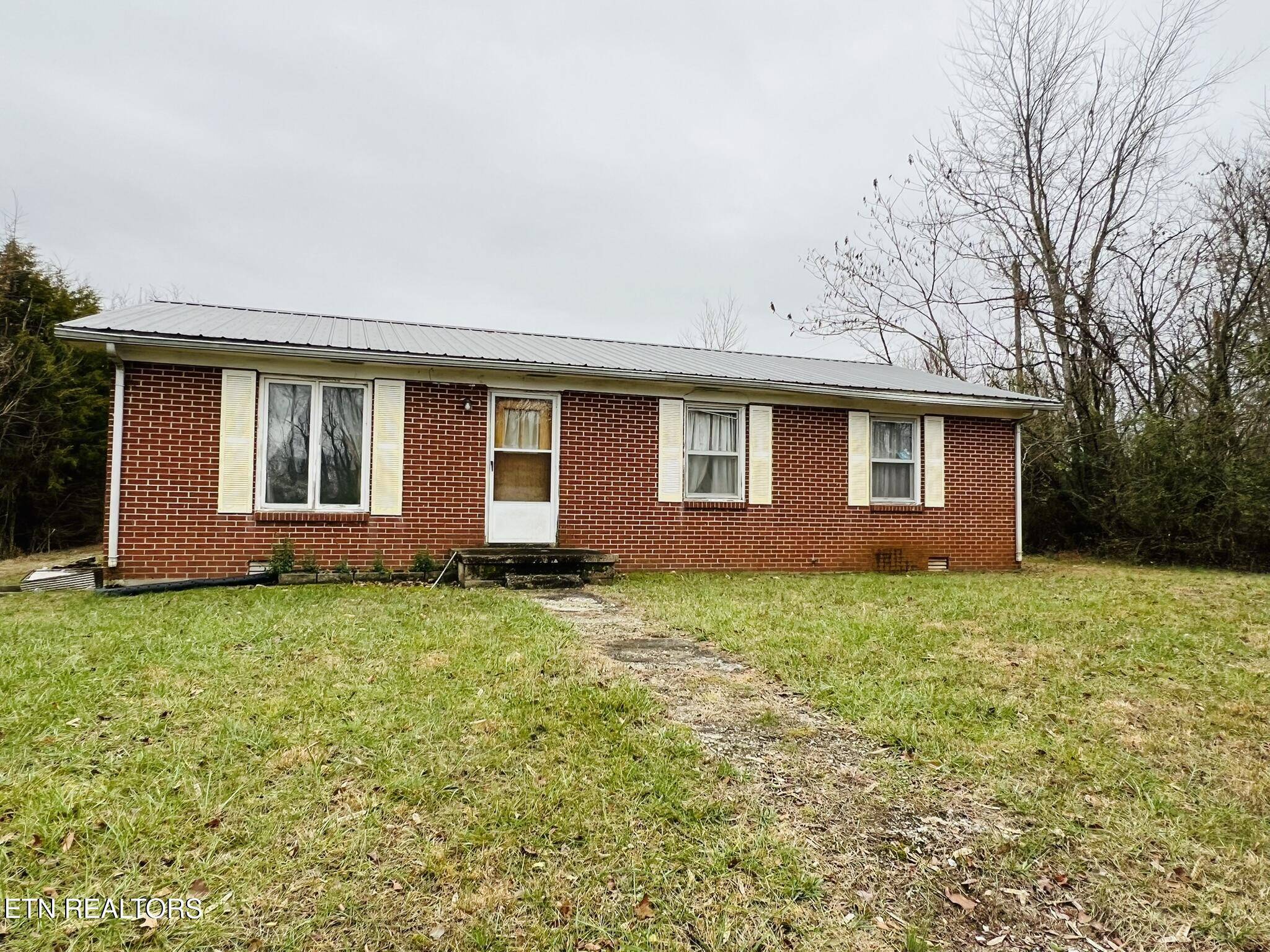 Byrdstown, TN 38549,1008 Old Static Rd