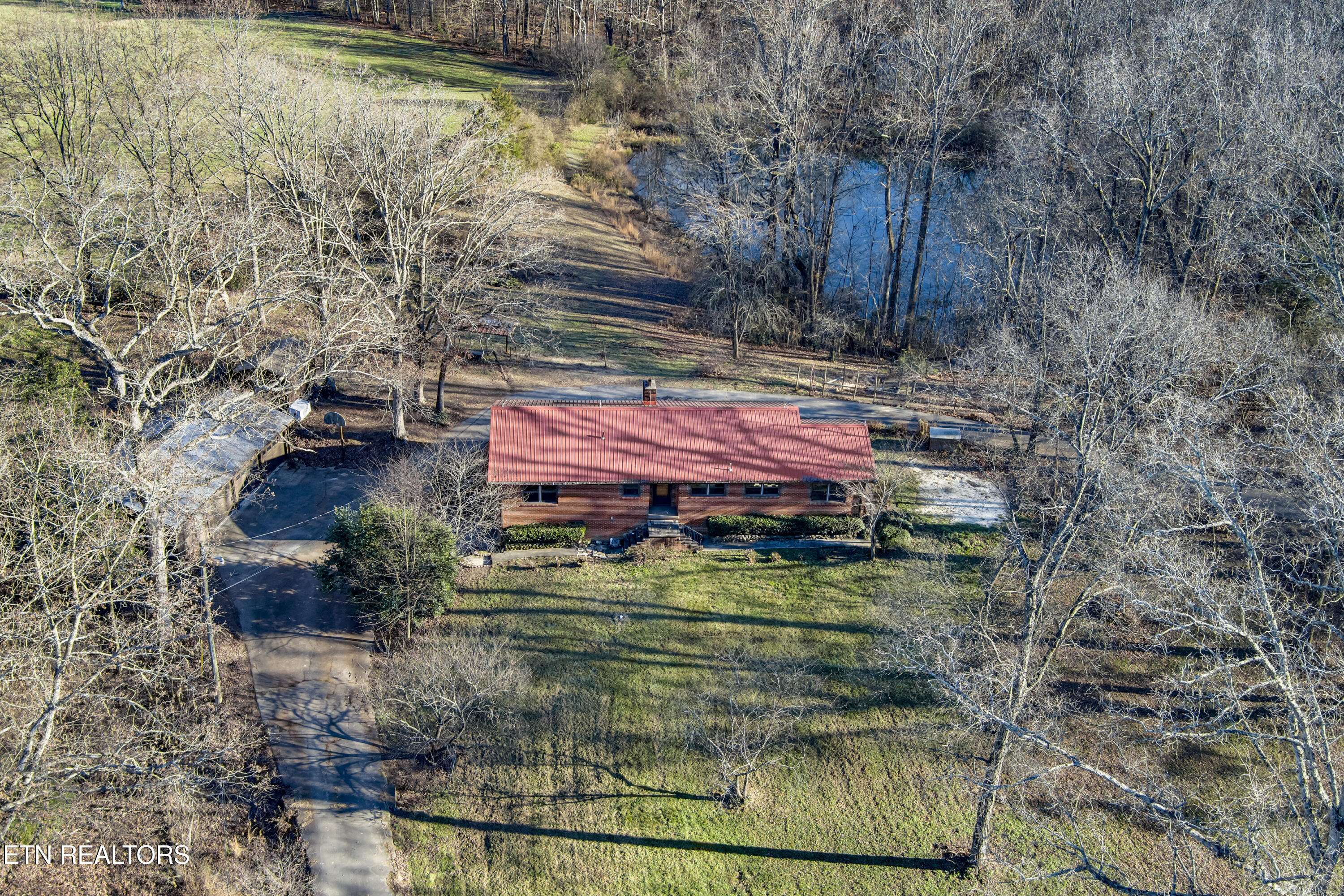 Greenback, TN 37742,614 Henry LN