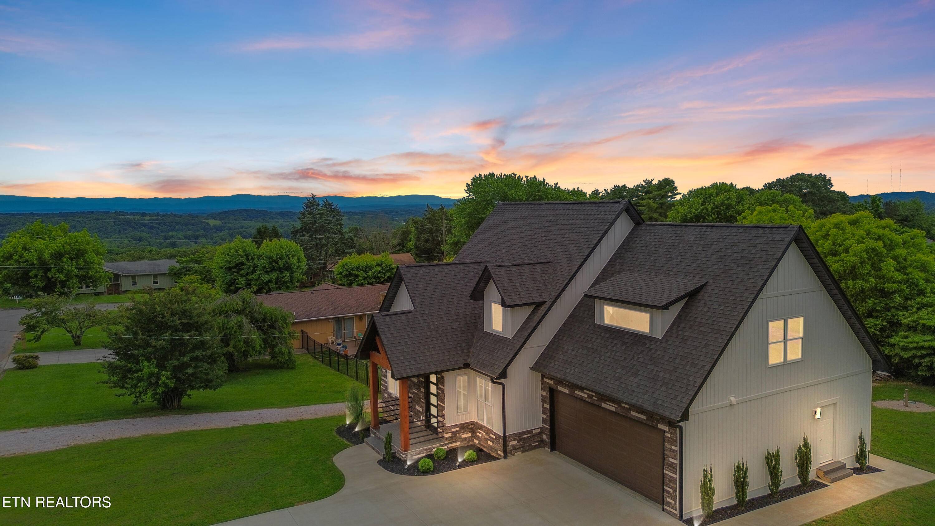 Knoxville, TN 37918,6135 Top O Knox DR
