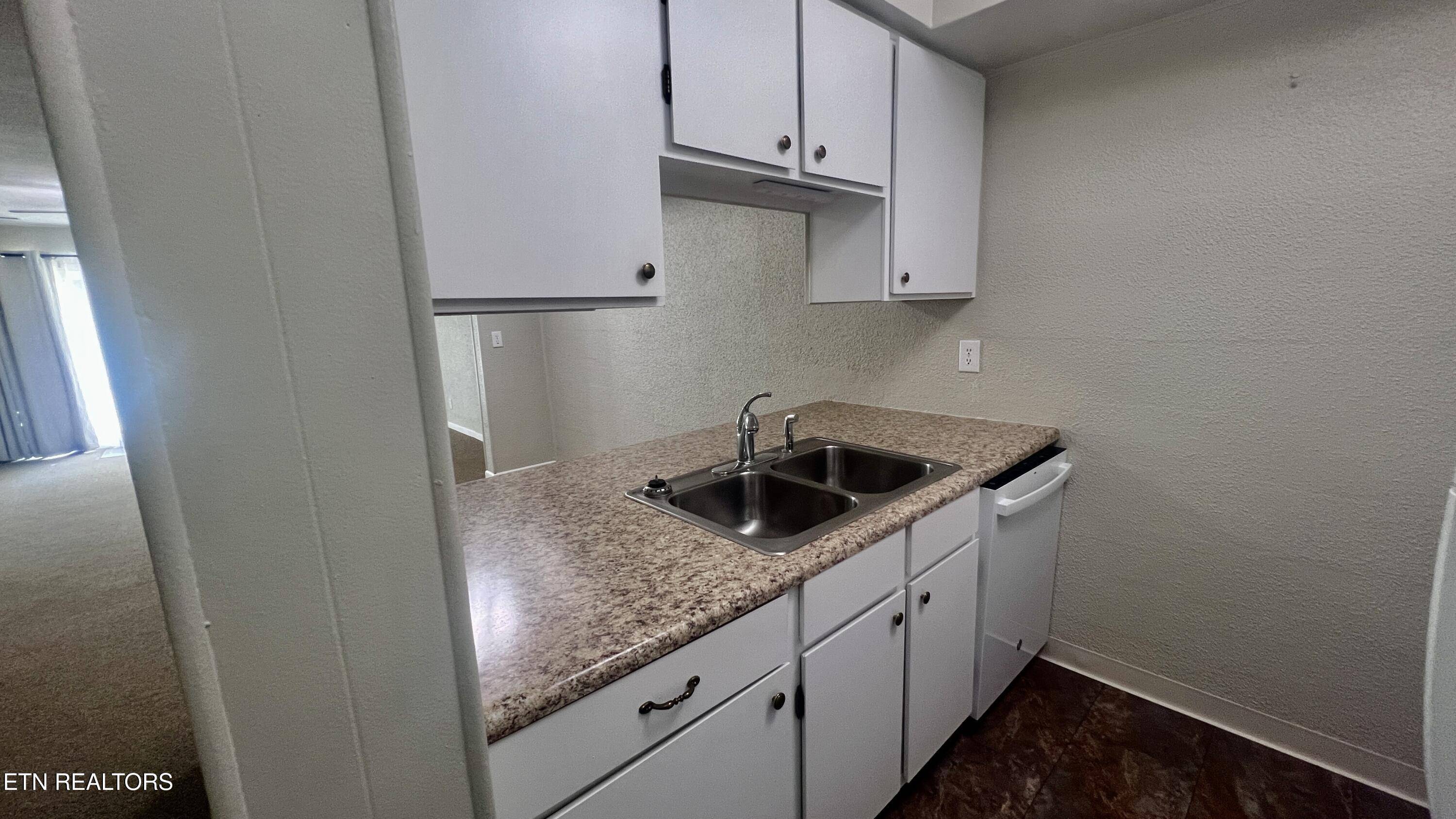 Crossville, TN 38558,26 Wilshire Heights DR