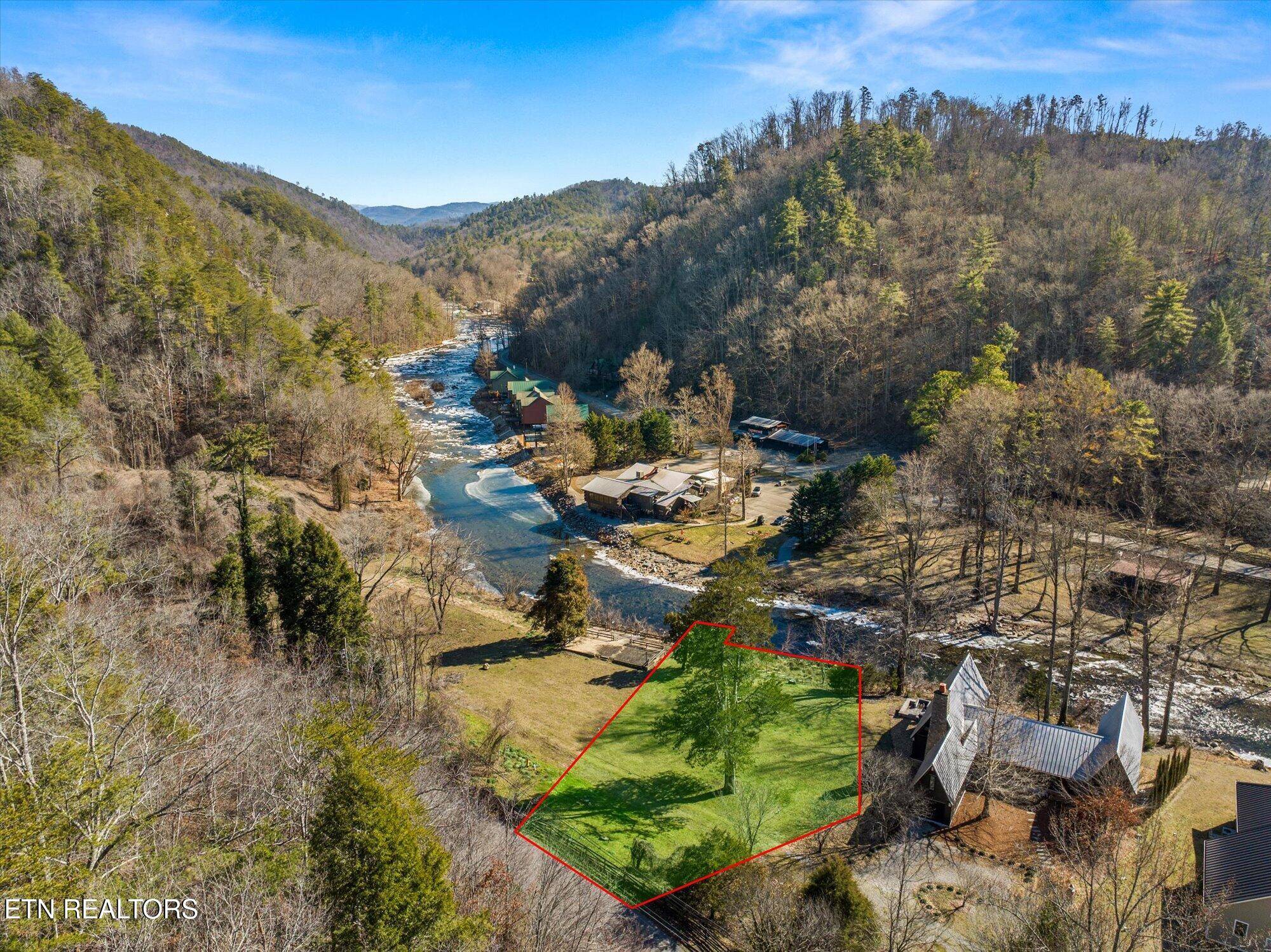 Tellico Plains, TN 37385,264 Rafter Rd