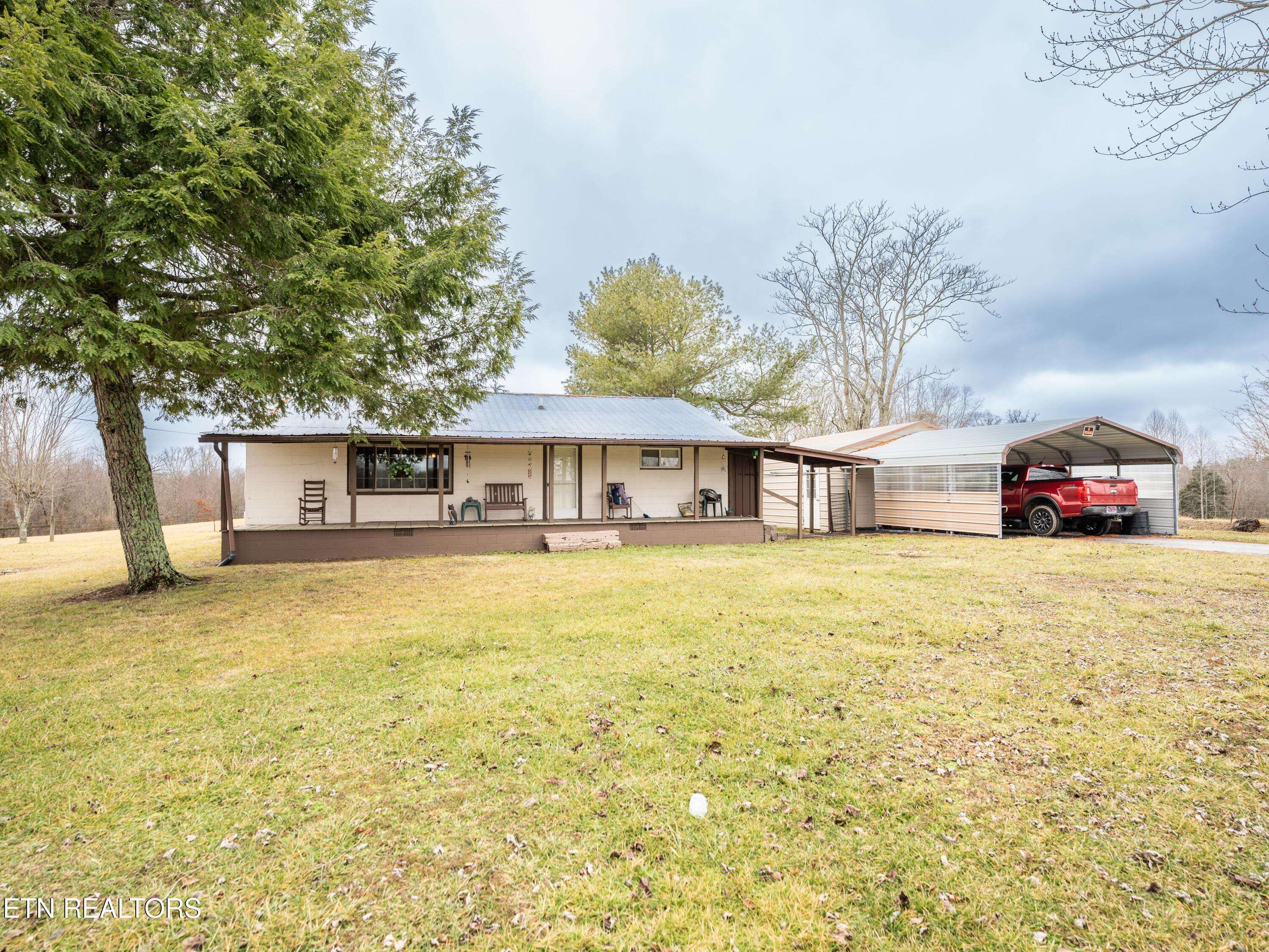 Deer Lodge, TN 37726,5699 Nashville Hwy