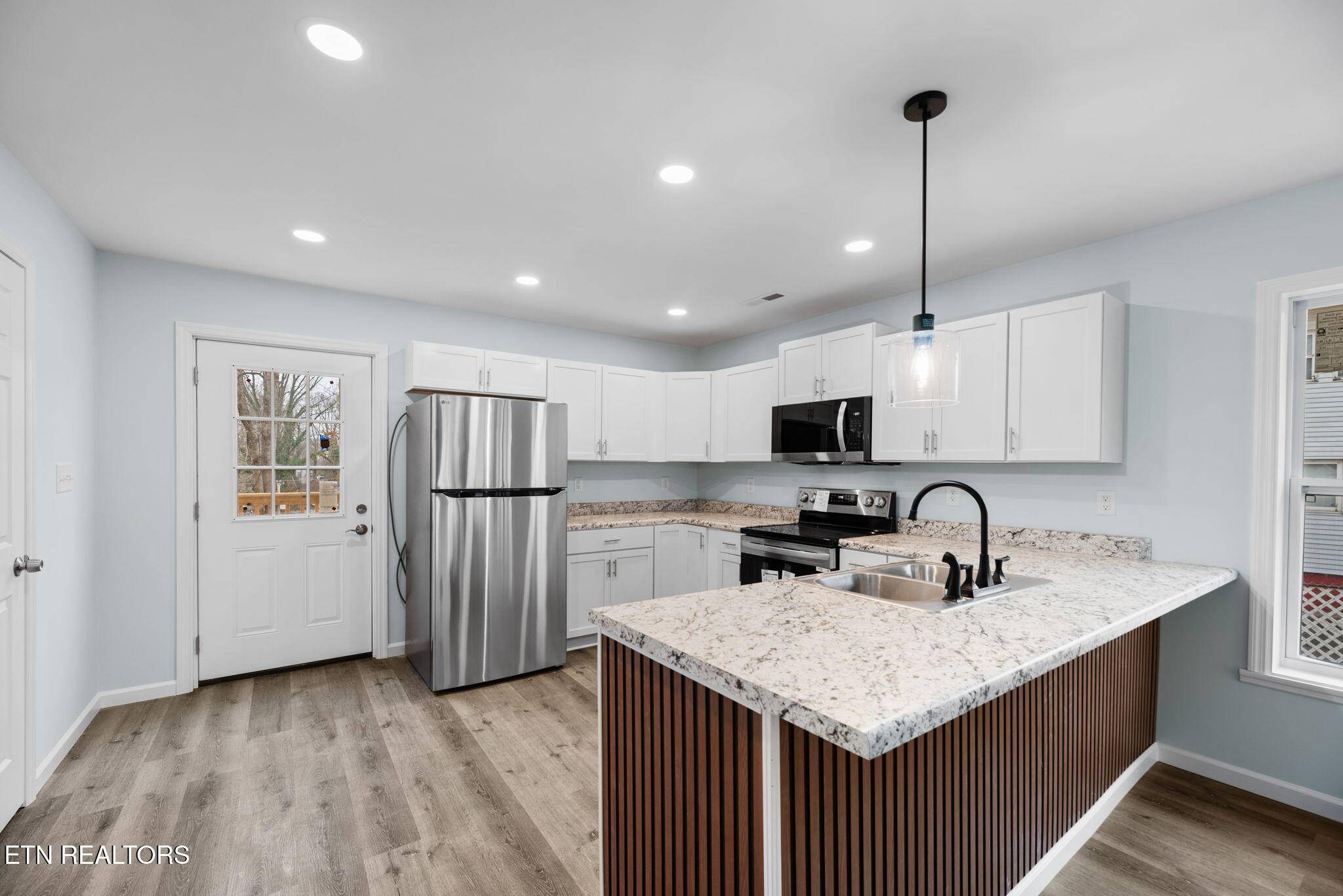 Oak Ridge, TN 37830,389 Outer DR