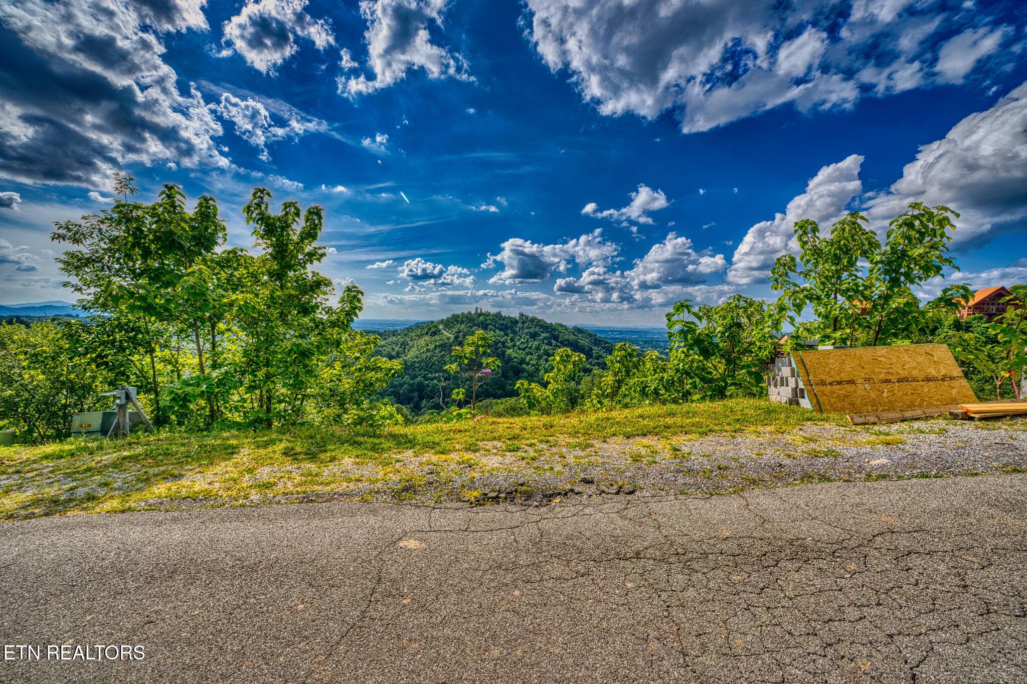 Sevierville, TN 37876,2109 Paradise View WAY