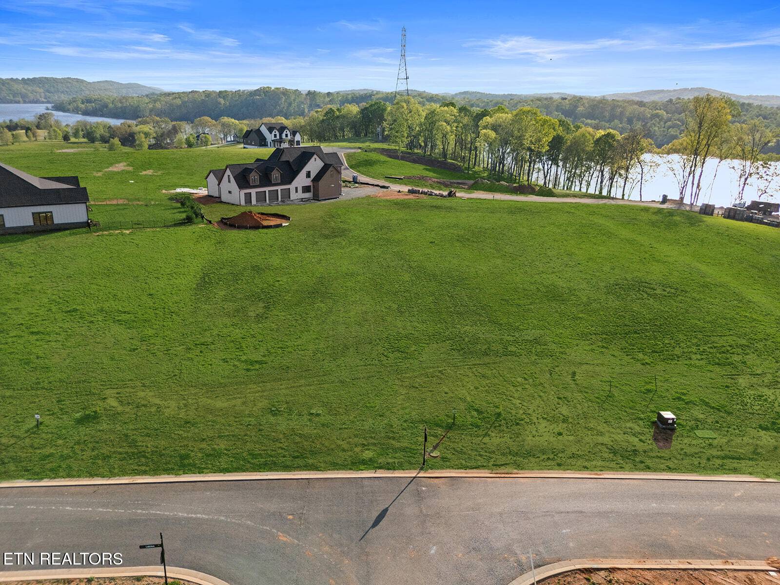 Loudon, TN 37774,113 Firefly DR