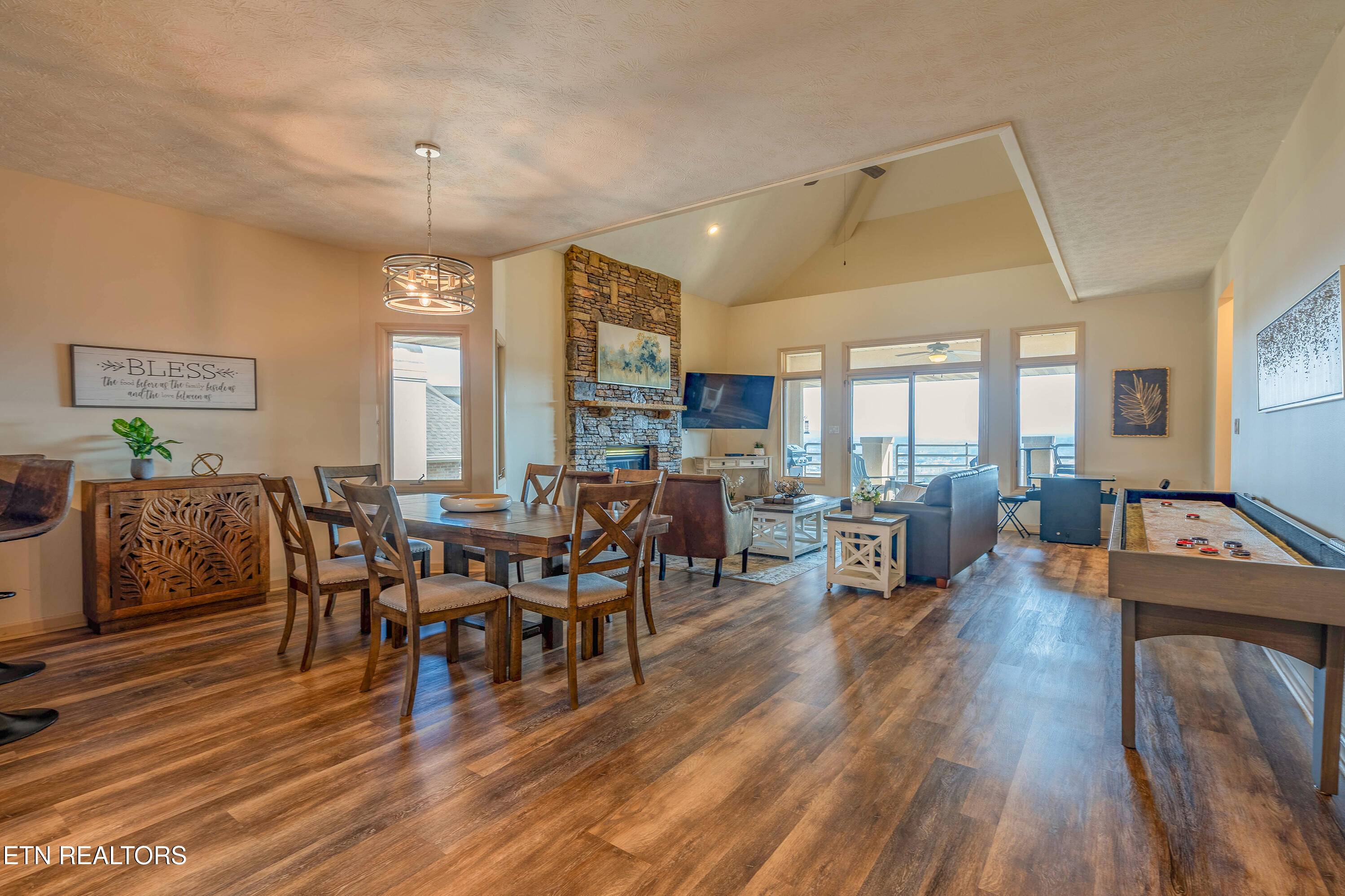 Sevierville, TN 37862,458 Maggie Mack LN