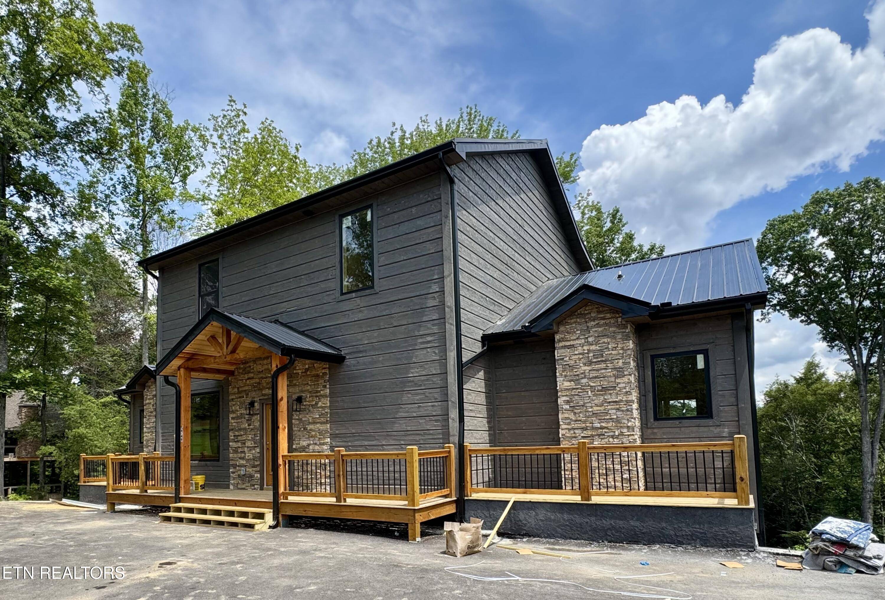 Sevierville, TN 37862,2749 Owls Cove WAY