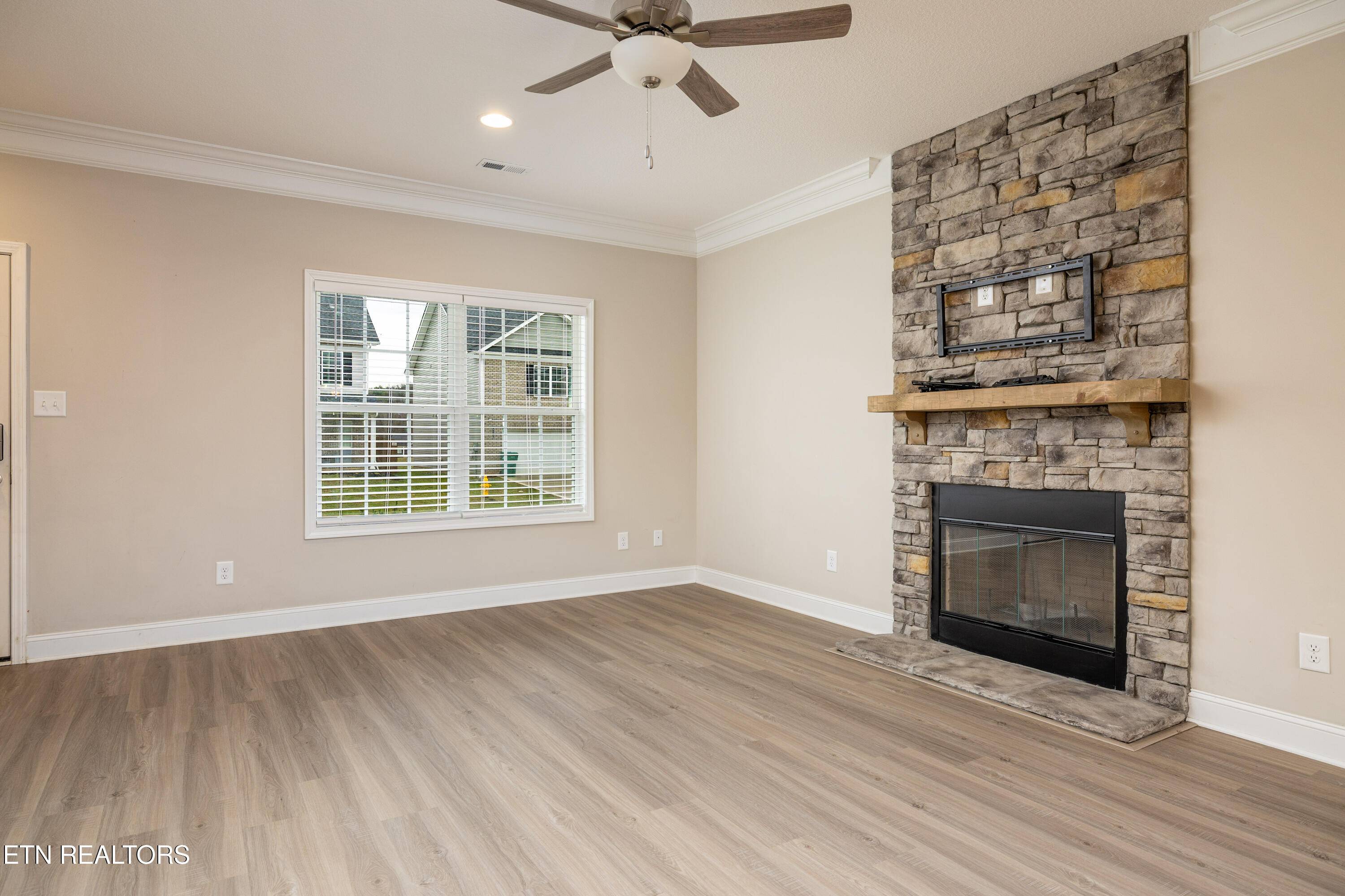 Powell, TN 37849,8123 Zenith LN