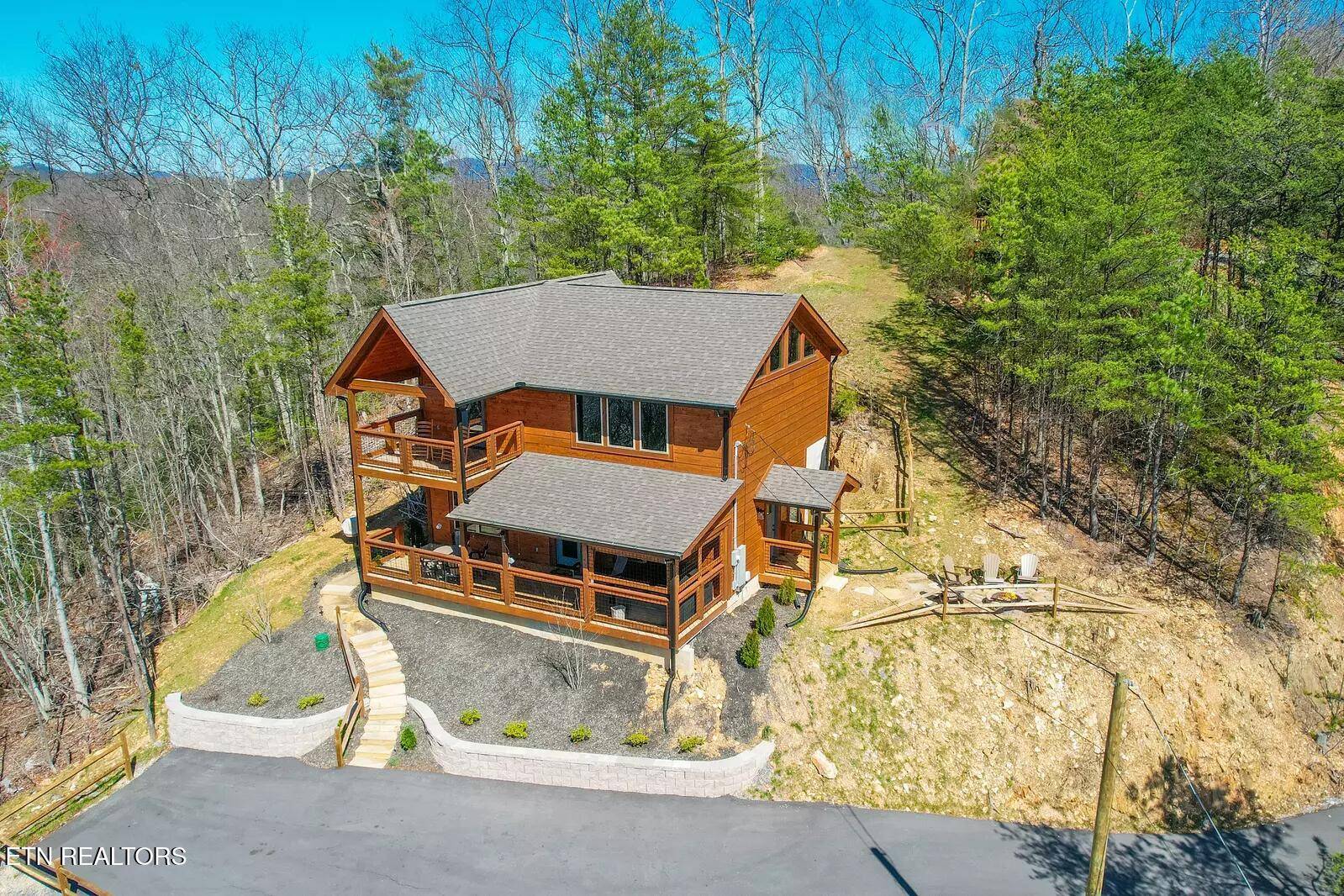 Sevierville, TN 37876,763 Ski View LN