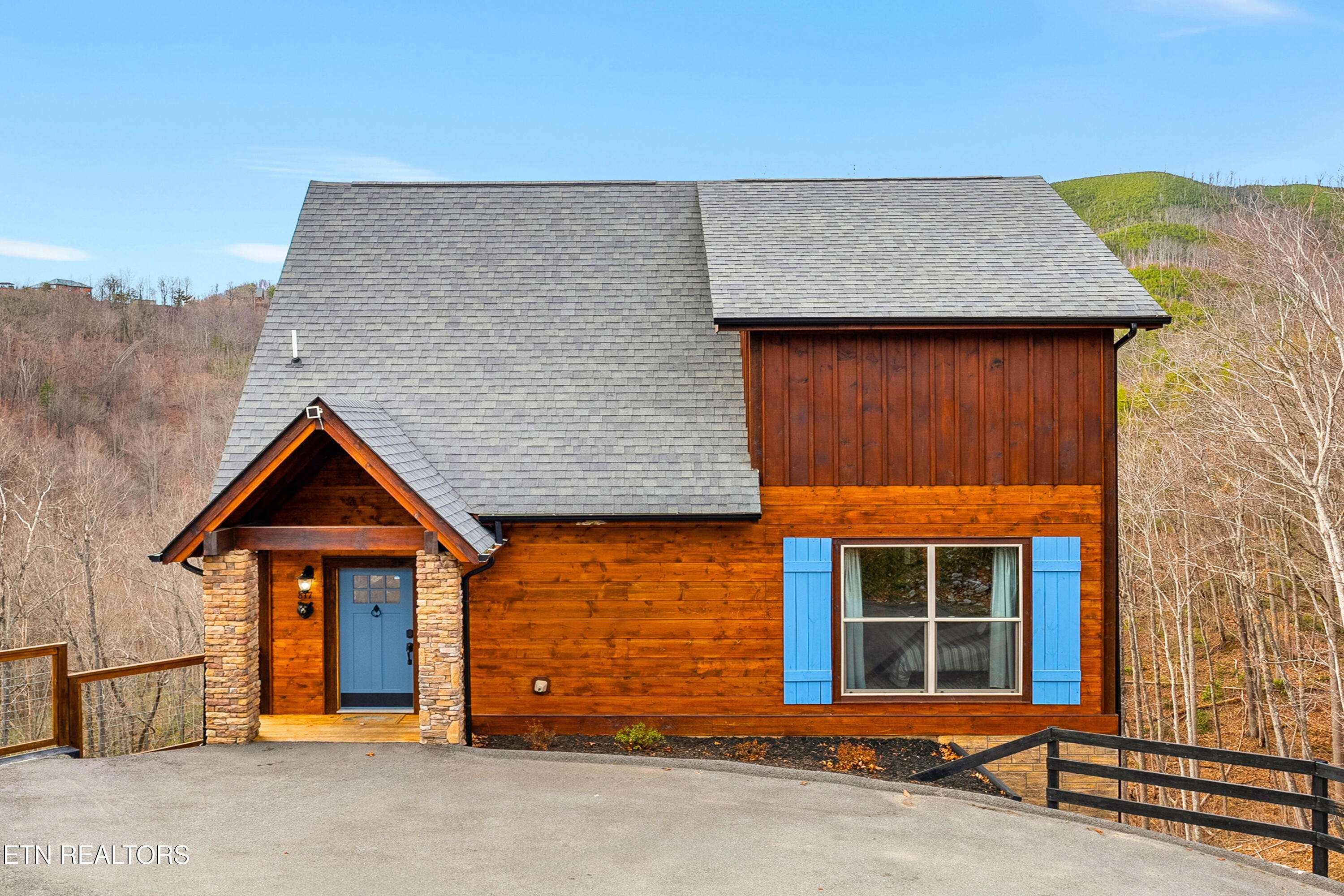 Gatlinburg, TN 37738,817 Pine Top LN