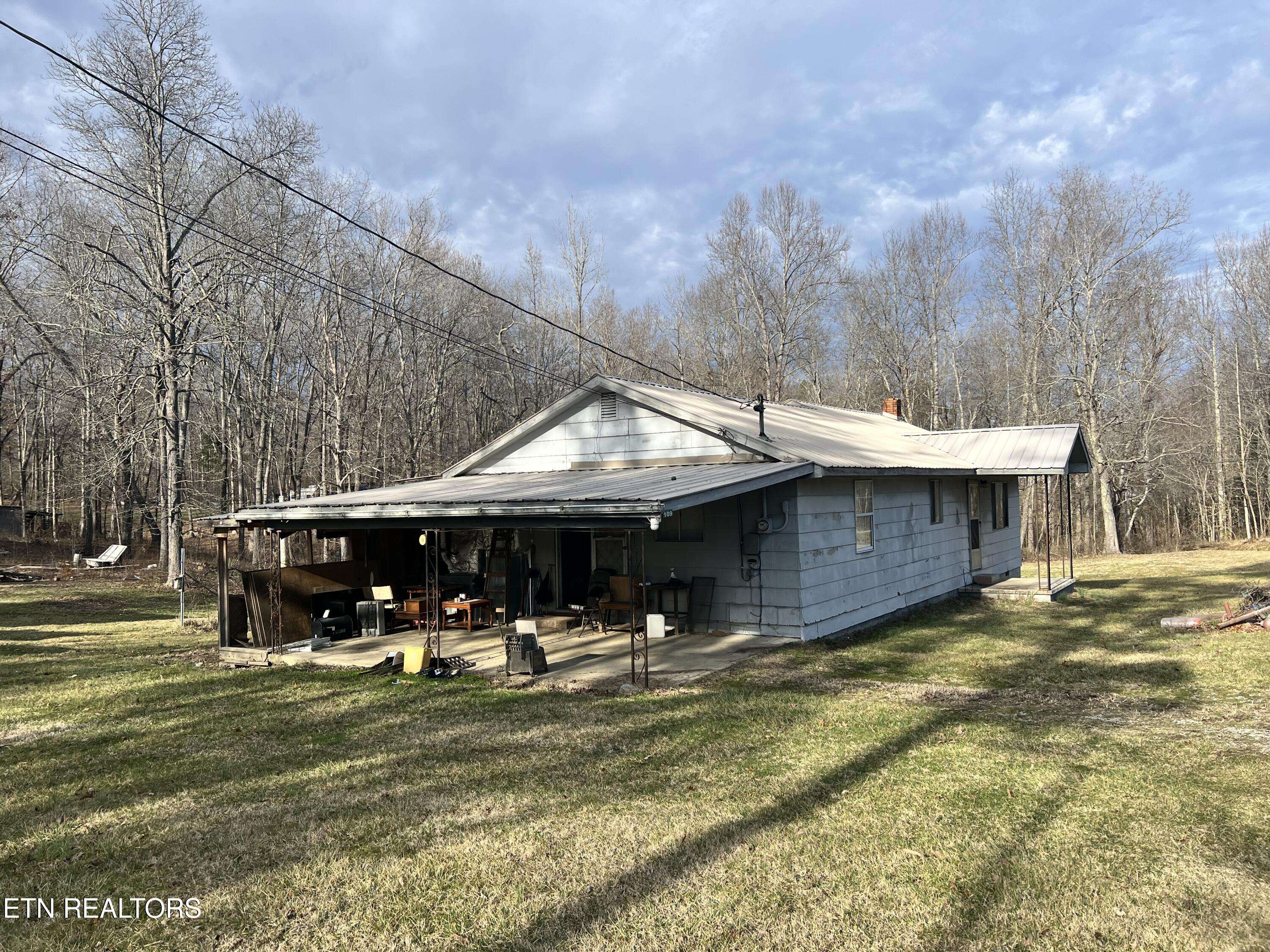 Robbins, TN 37852,109 Concord LN