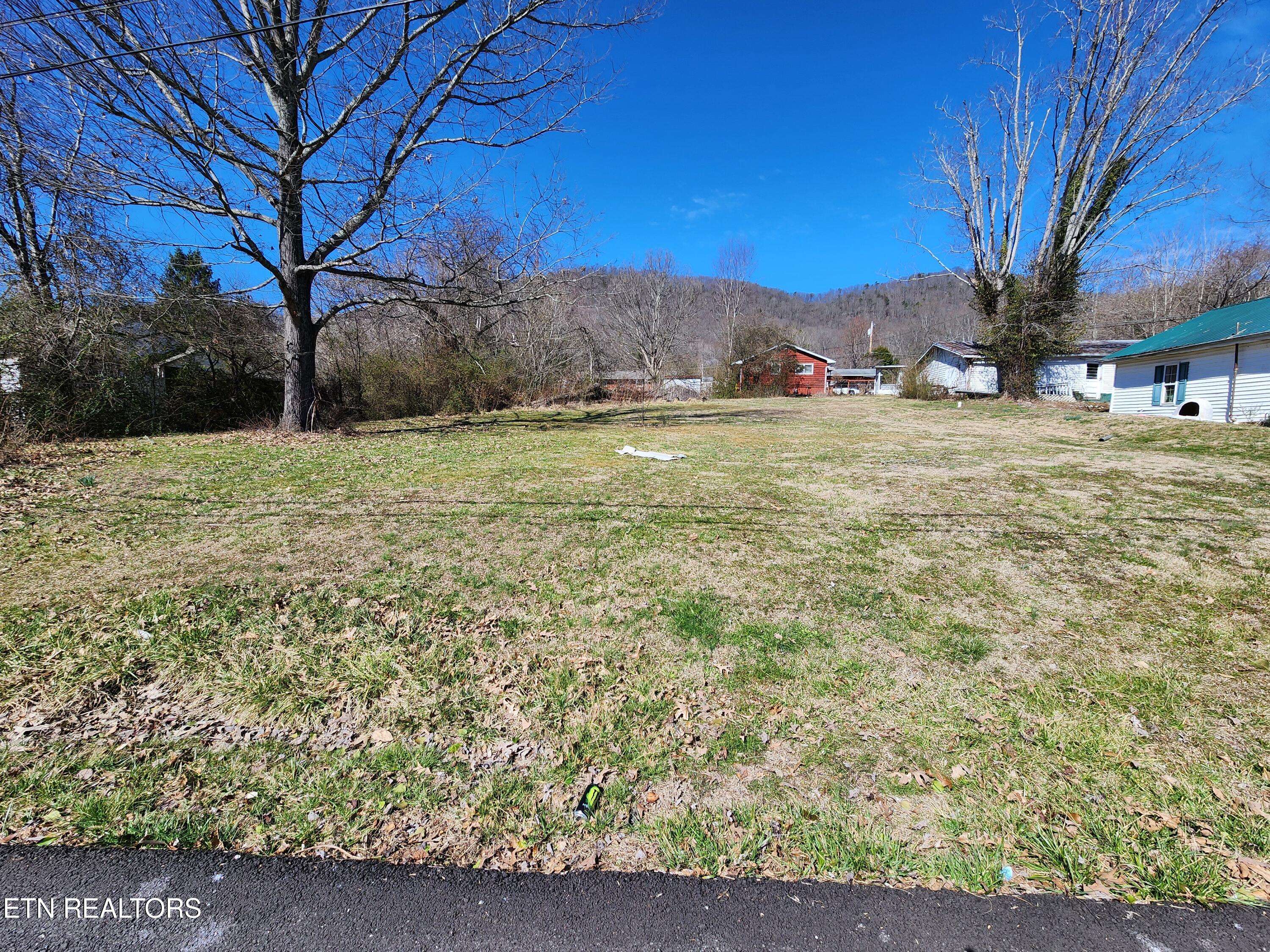 Lafollette, TN 37766,902 Prospect St