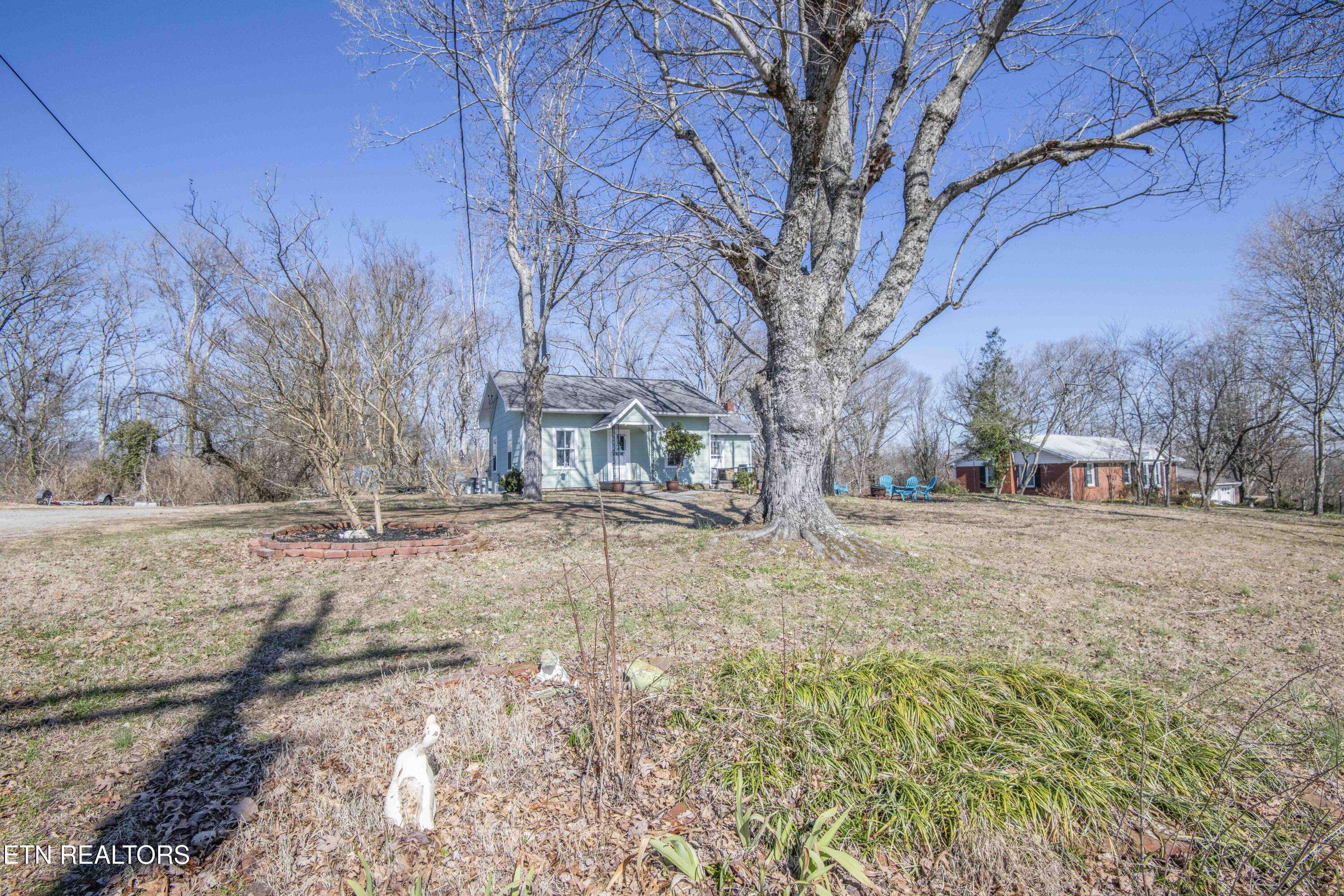 Clinton, TN 37716,400 Maple St