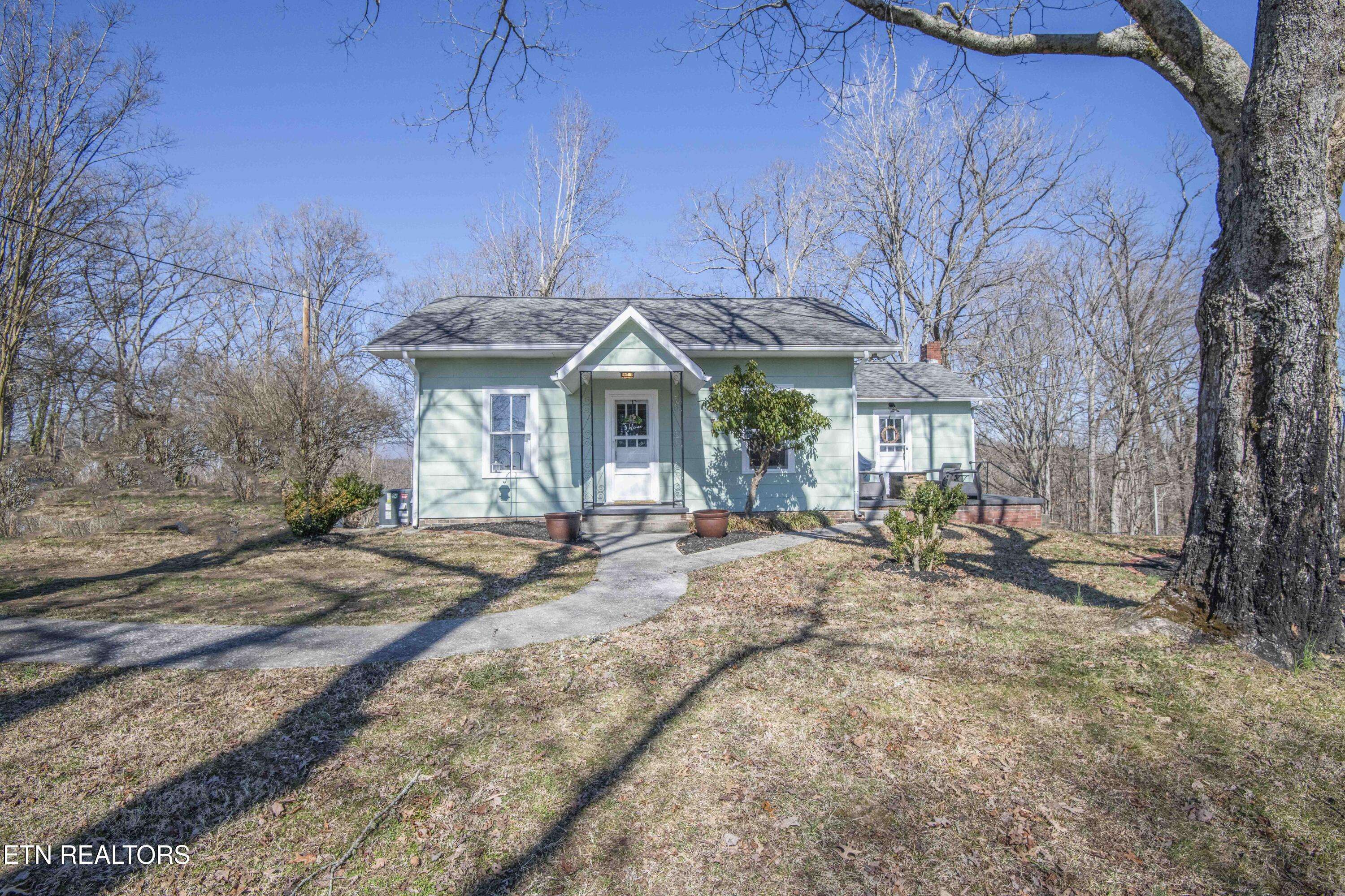 Clinton, TN 37716,400 Maple St