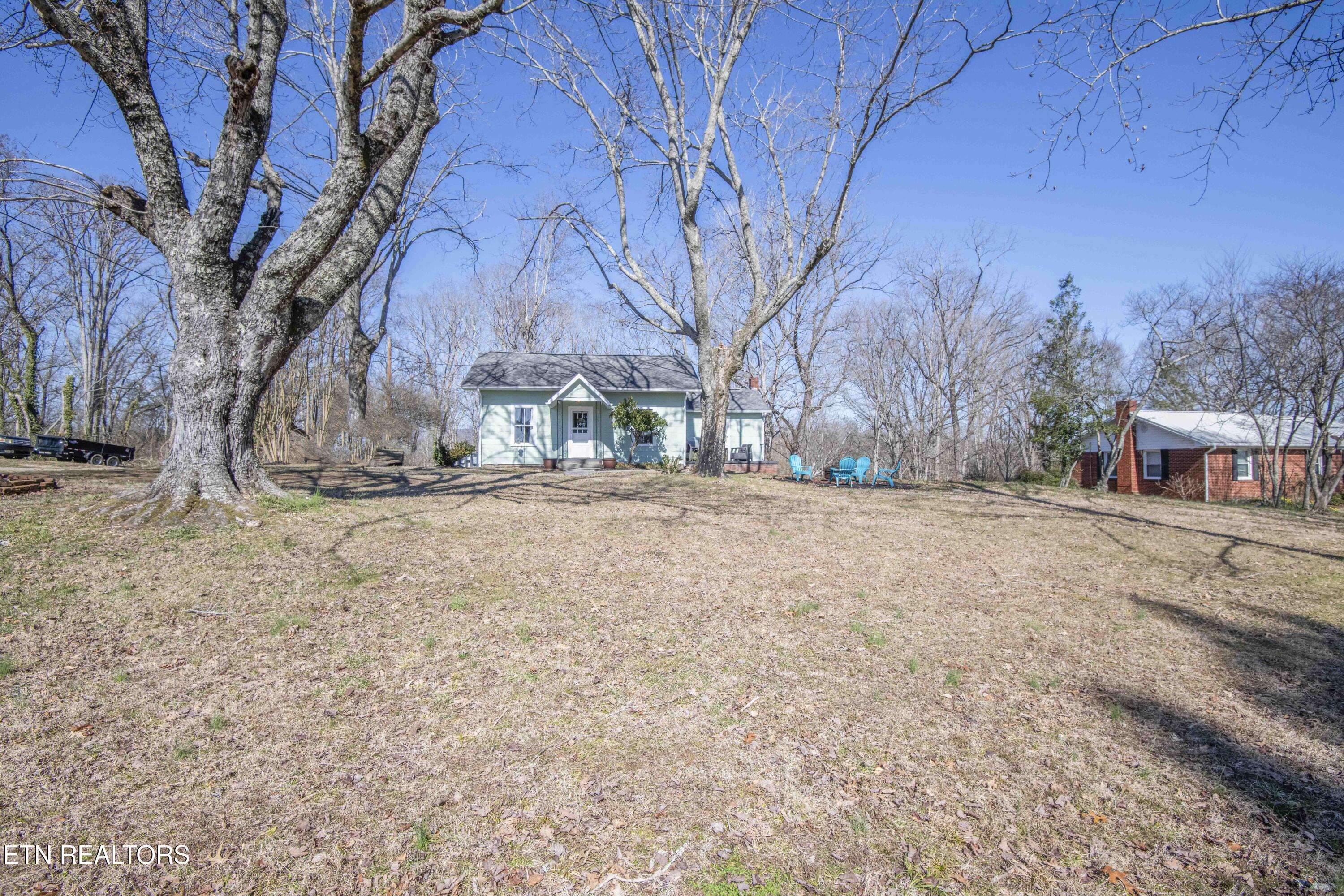 Clinton, TN 37716,400 Maple St