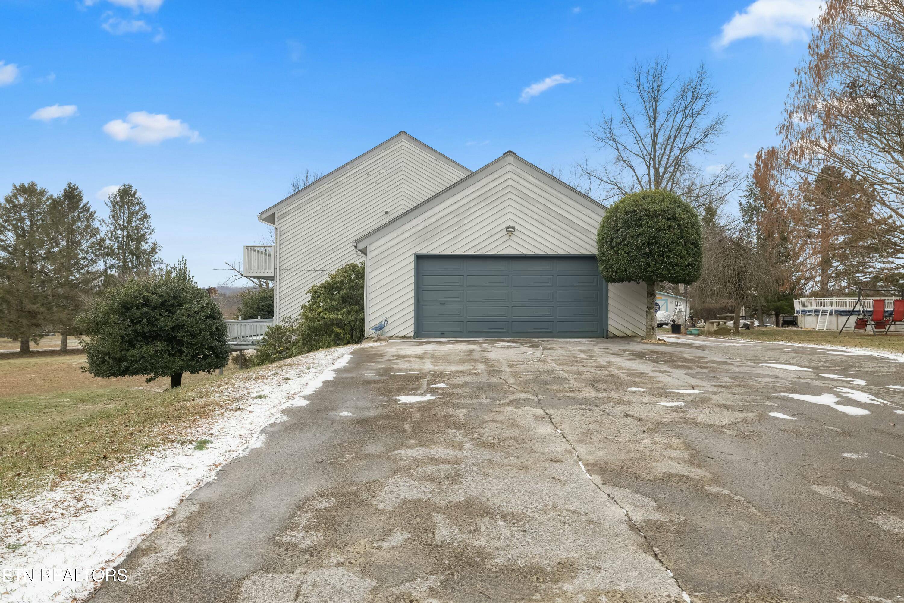 Lafollette, TN 37766,124 Thacker DR