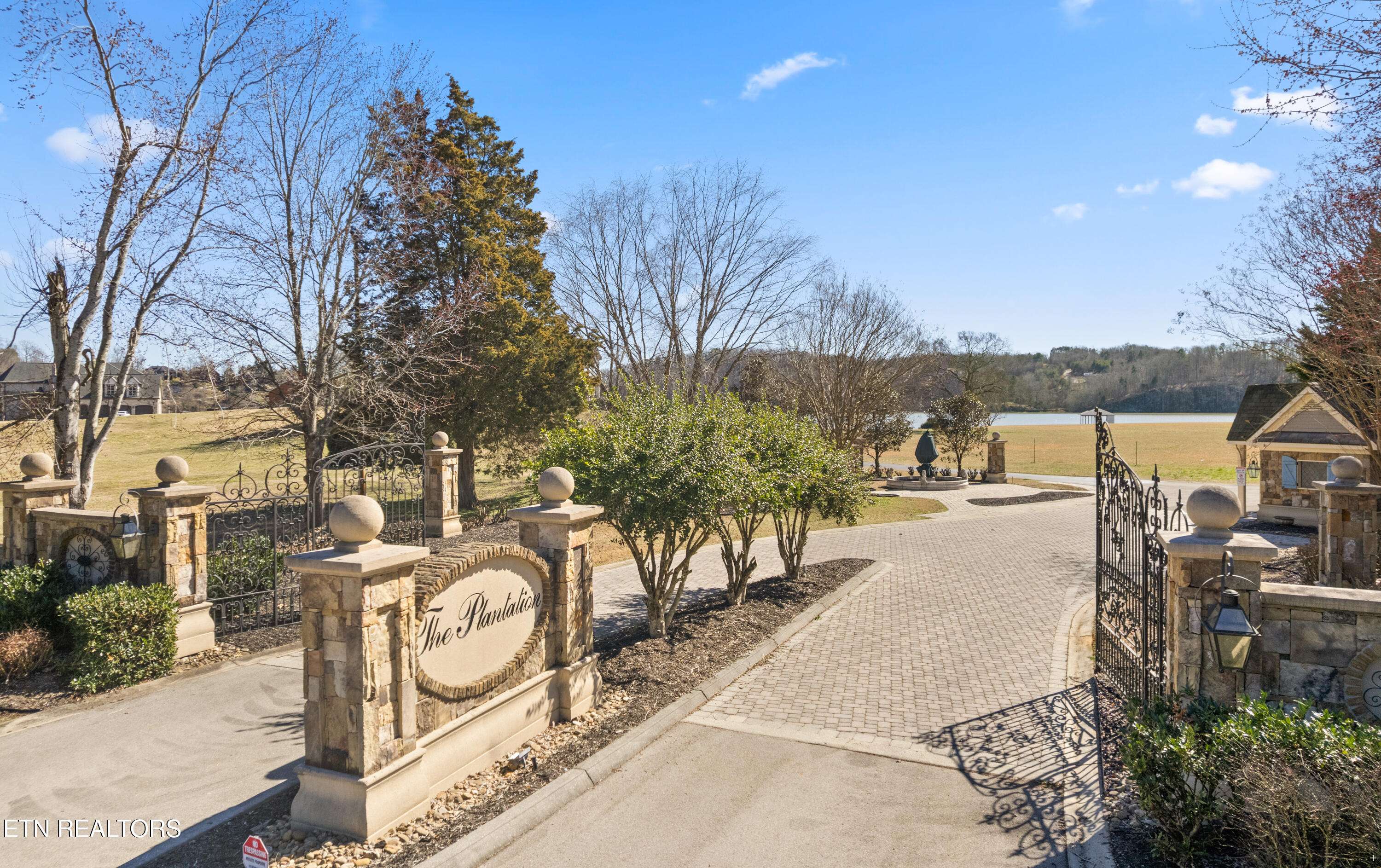Lenoir City, TN 37772,505 Plantation WAY