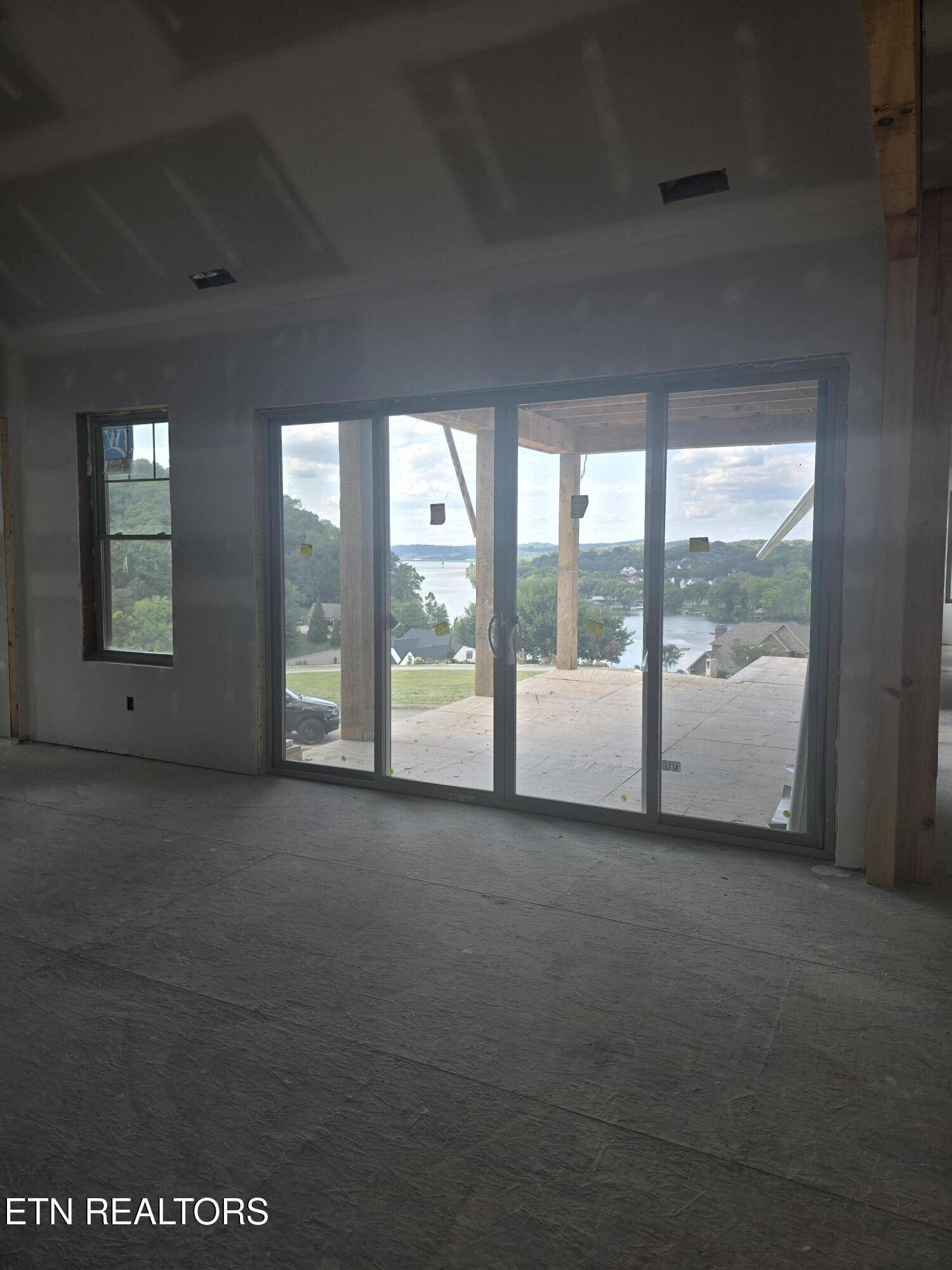 Loudon, TN 37774,542 River Rd