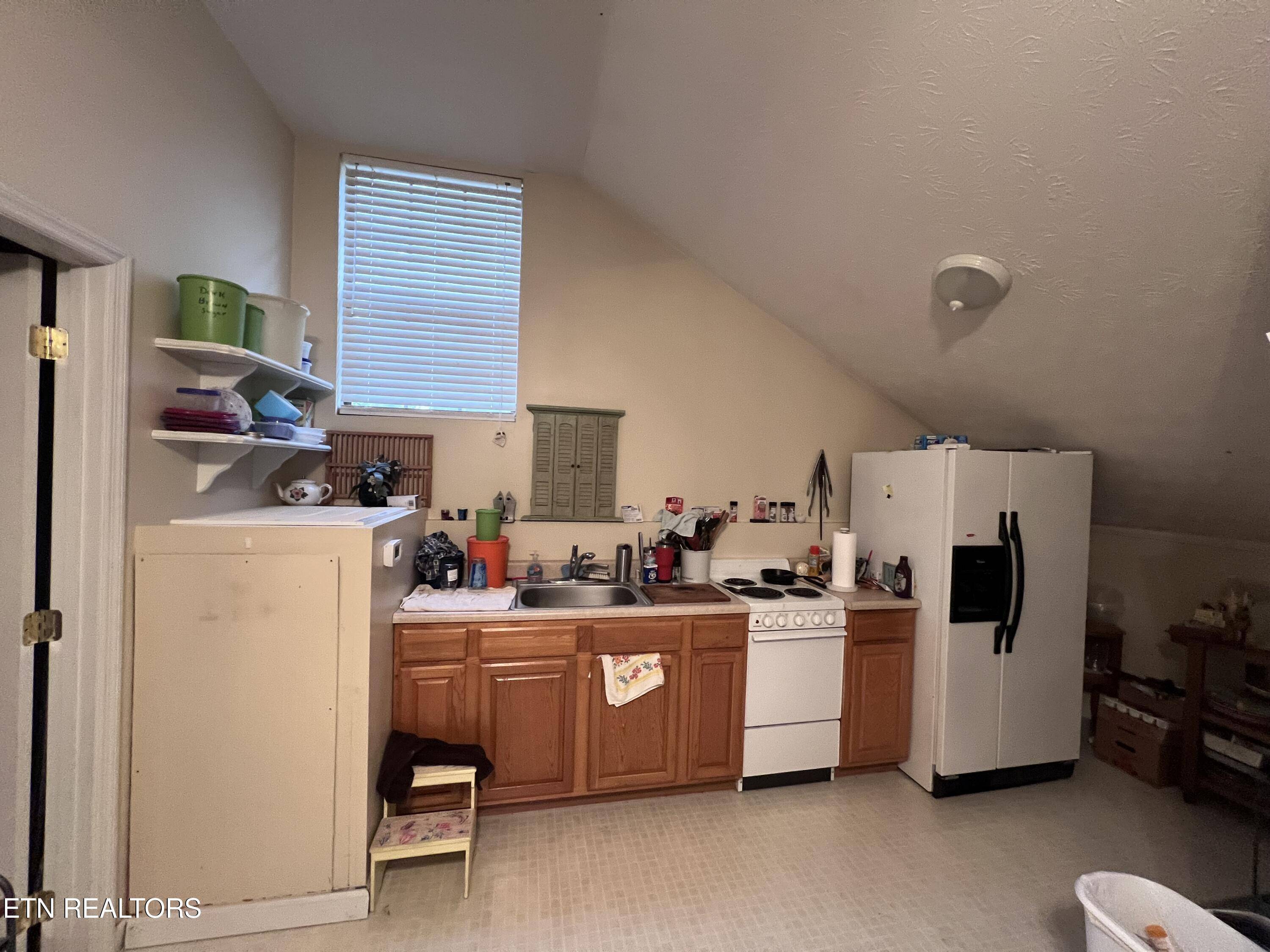 Harrogate, TN 37752,160 Lincoln DR