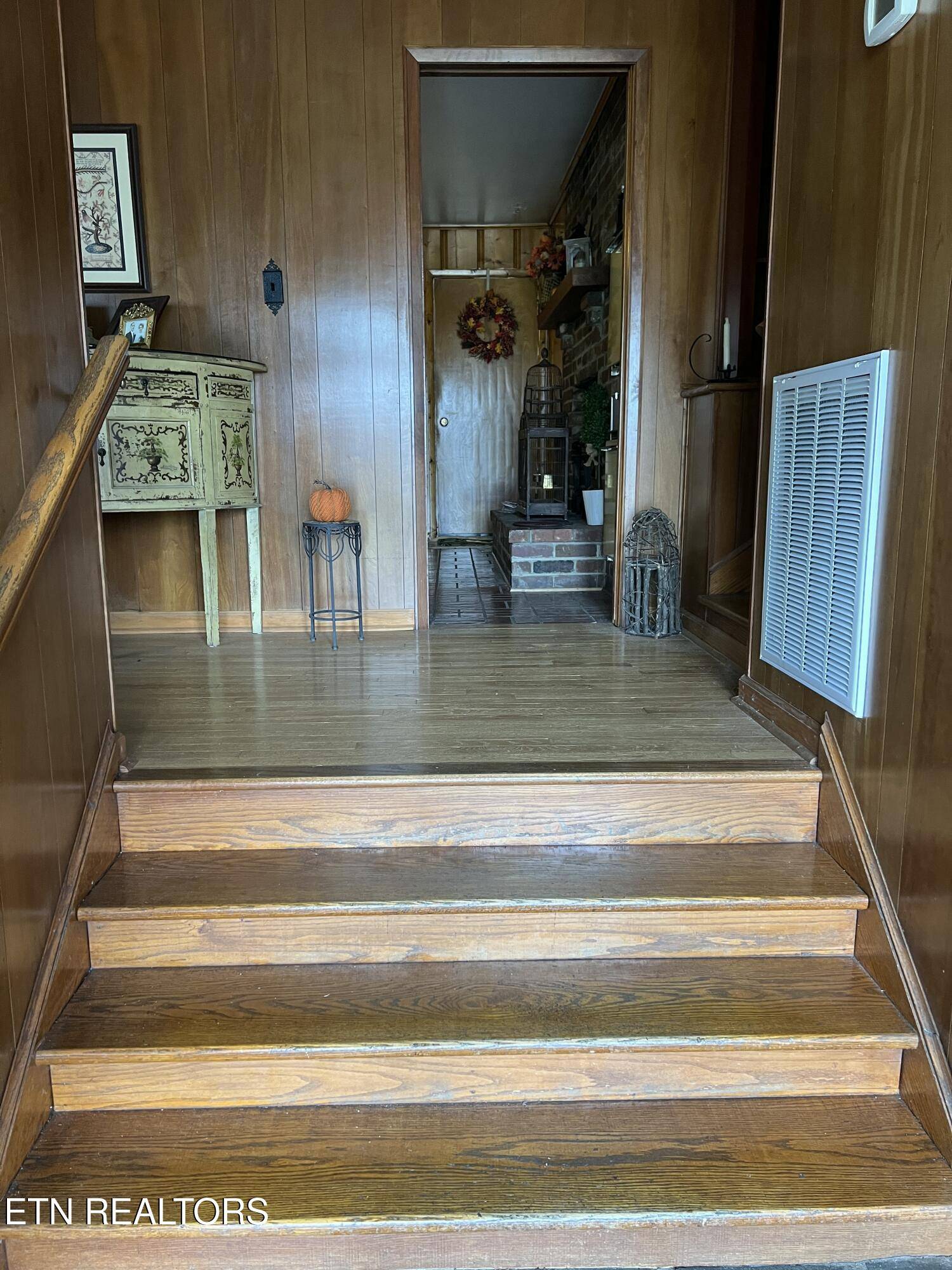 Jellico, TN 37762,312 Church St