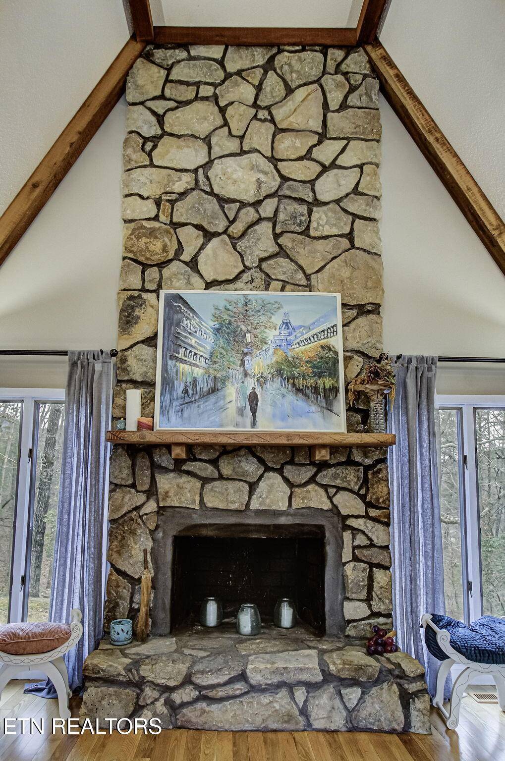 Tellico Plains, TN 37385,514 Unicoi Lakes Rd