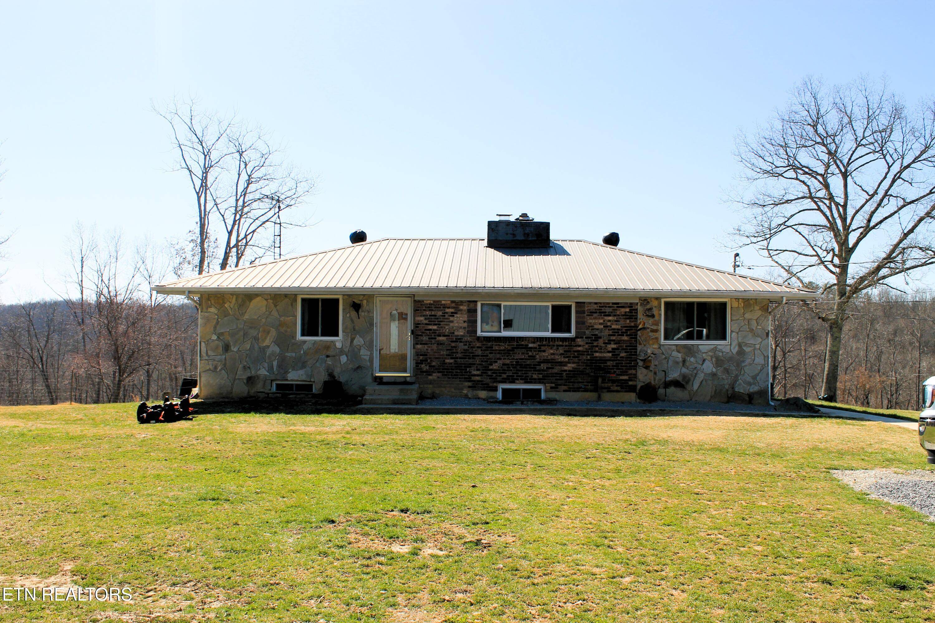 Deer Lodge, TN 37726,798 Christenson Rd