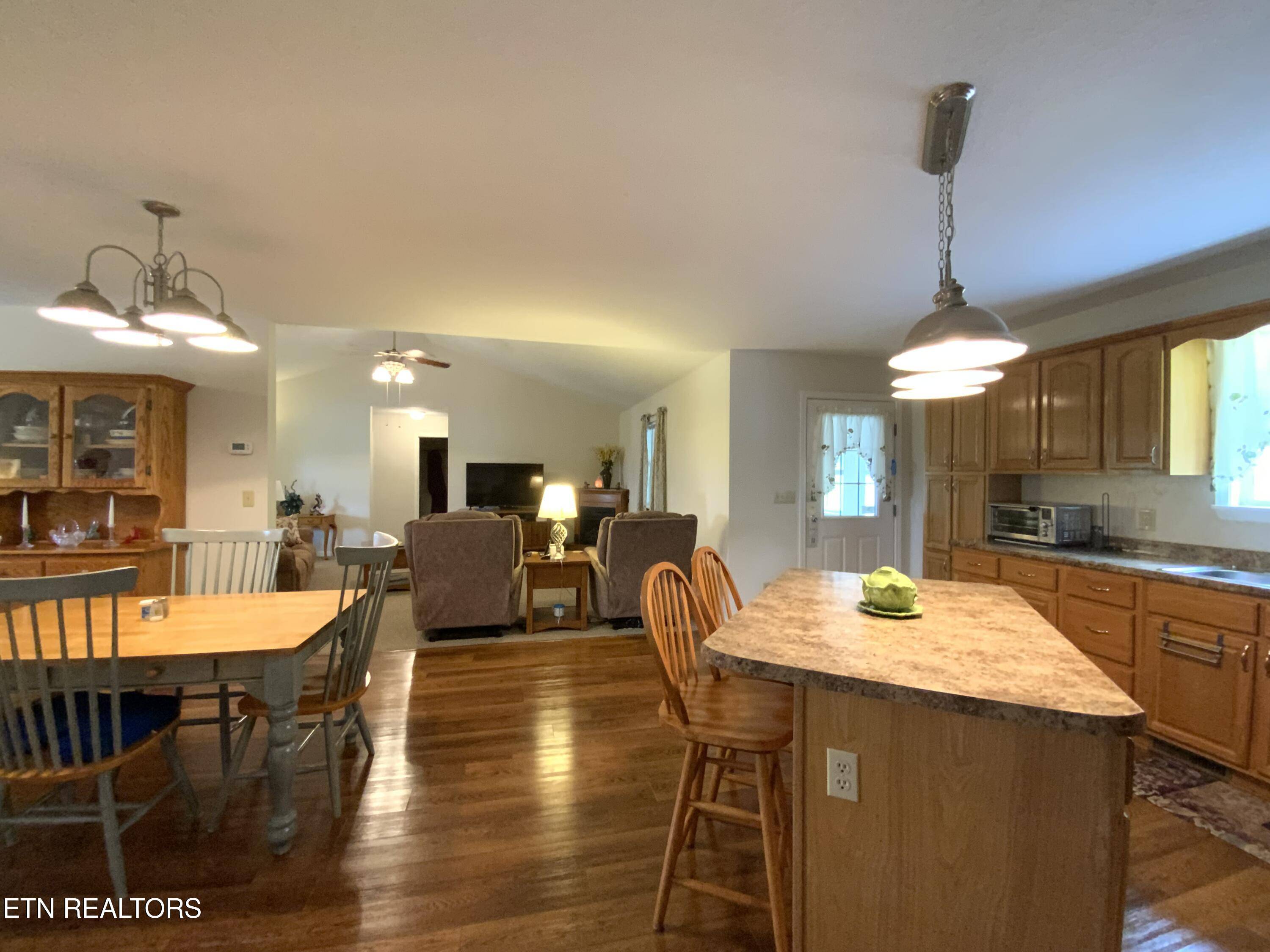 Kingston, TN 37763,1761 River Rd
