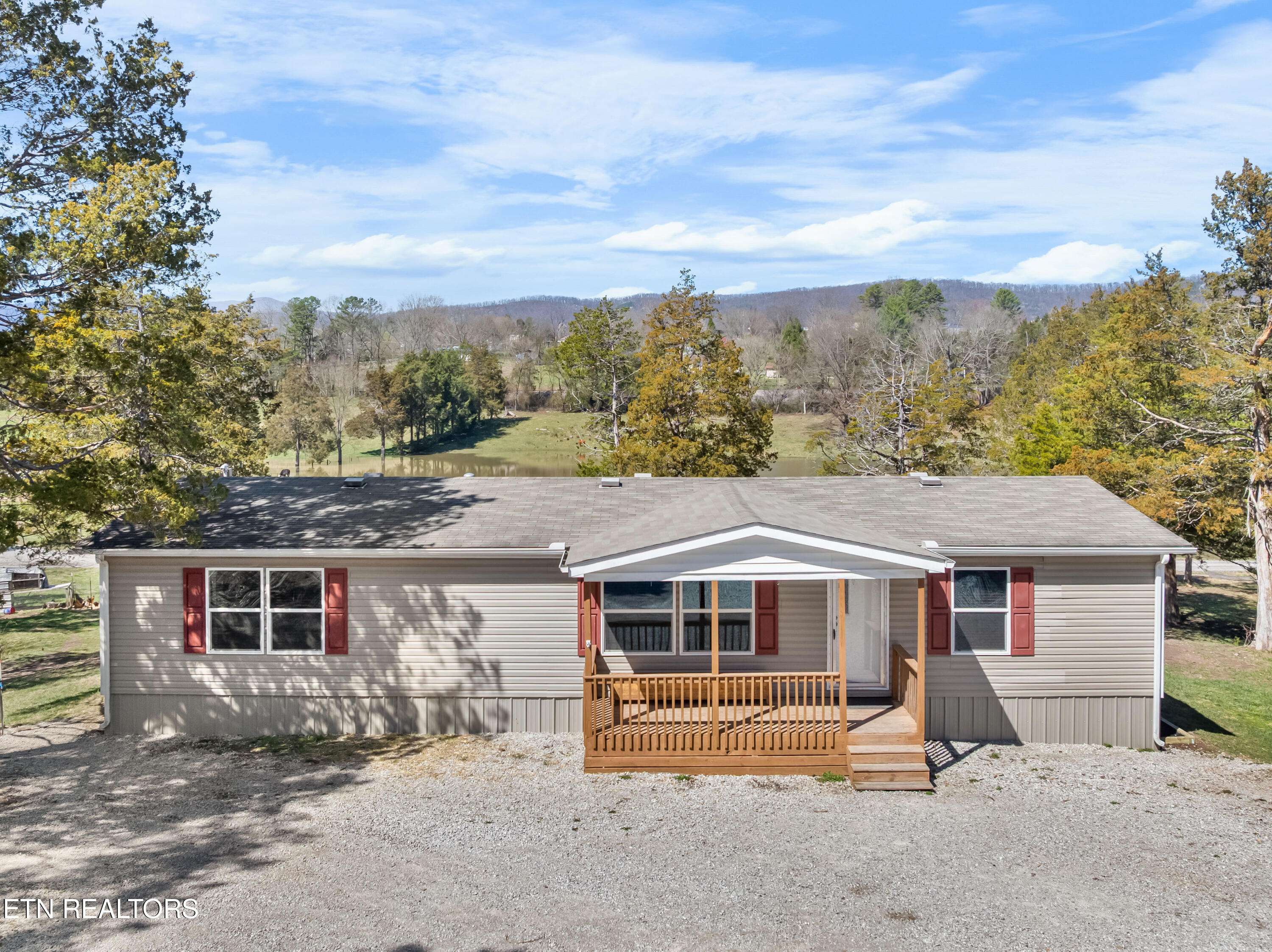 Jacksboro, TN 37757,142 Branam Rd