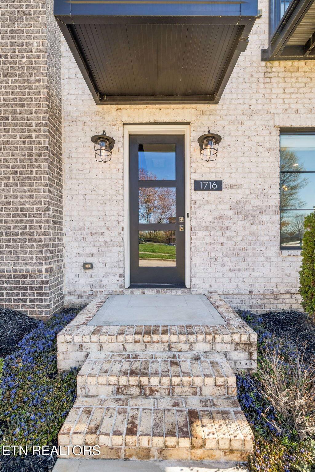 Knoxville, TN 37922,1716 Cades Cove Rd