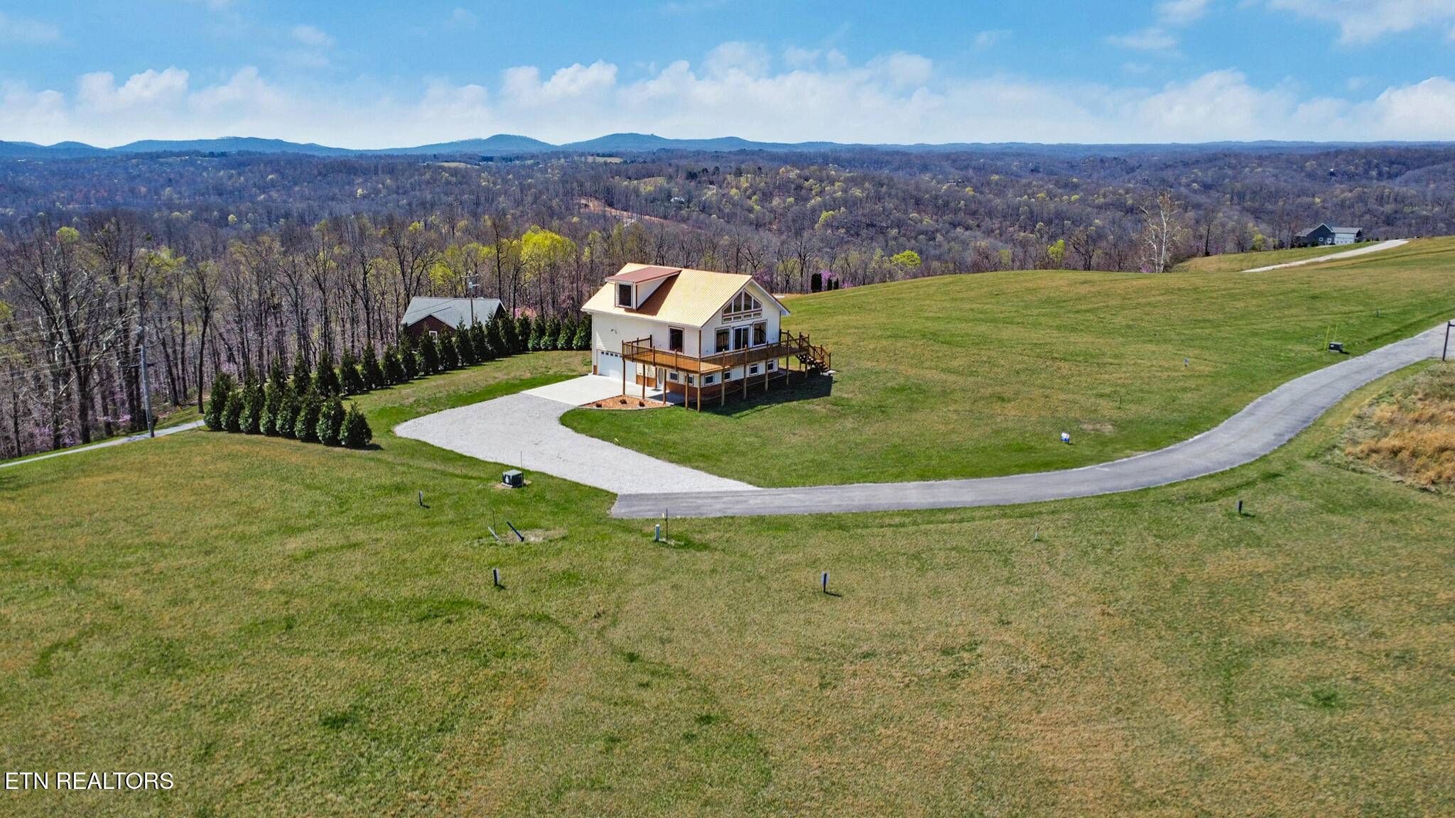 Hilham, TN 38568,180 Walleye Rd