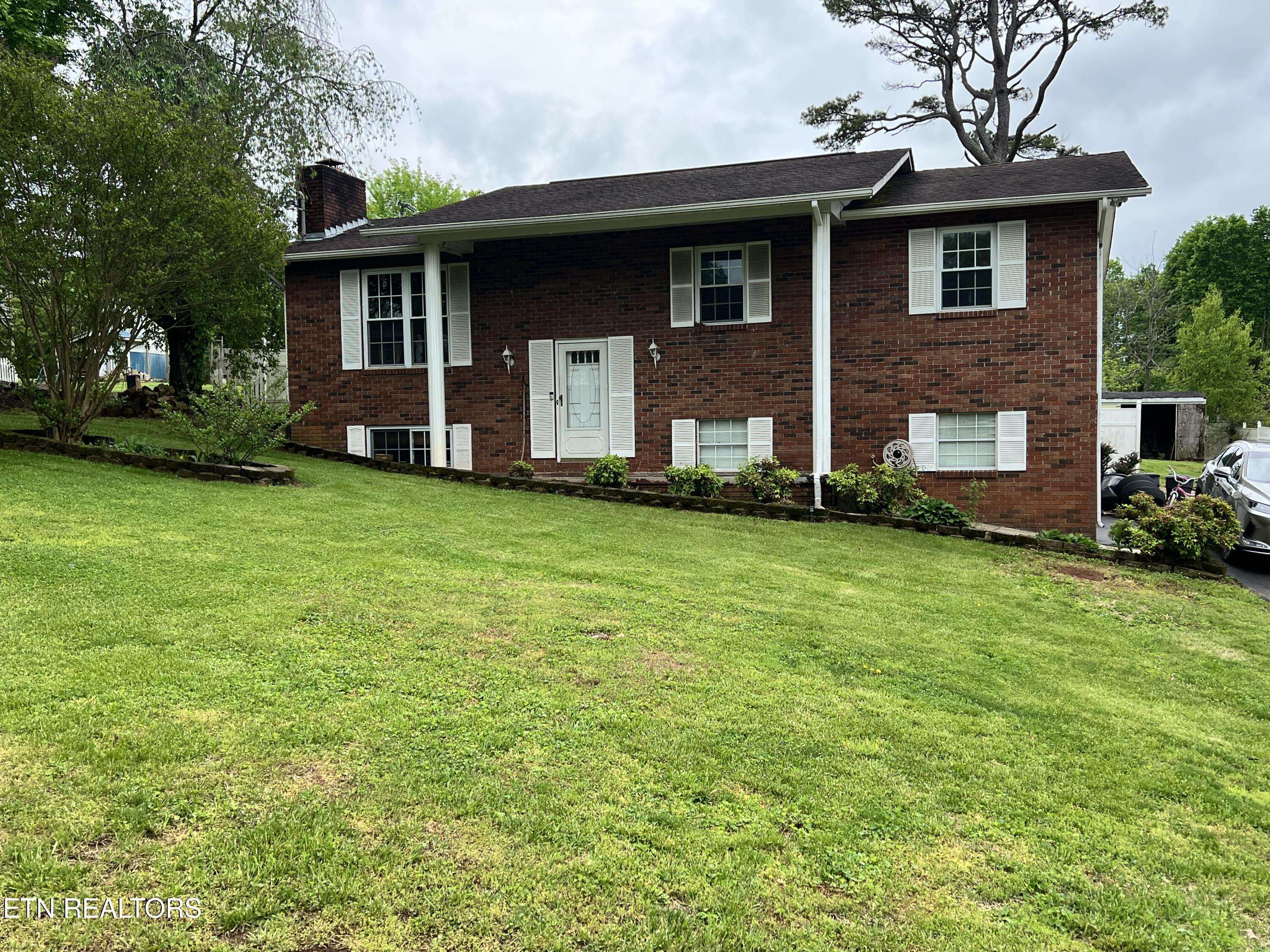 Seymour, TN 37865,227 Howard DR