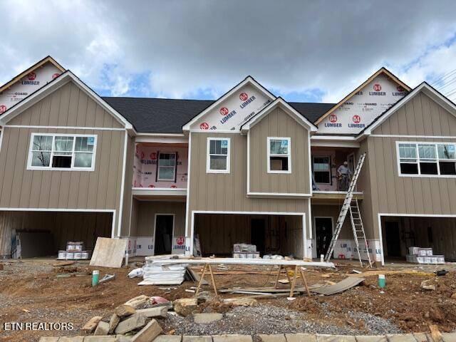 Oak Ridge, TN 37830,102 Lombardy LN