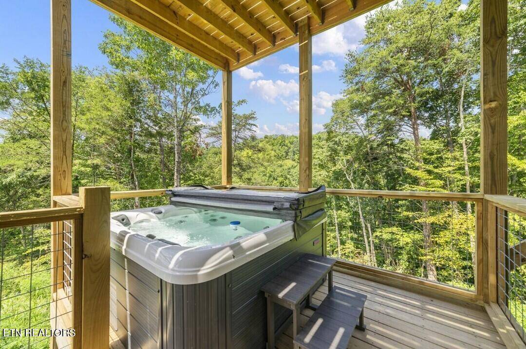 Sevierville, TN 37876,2296 Wingspan DR