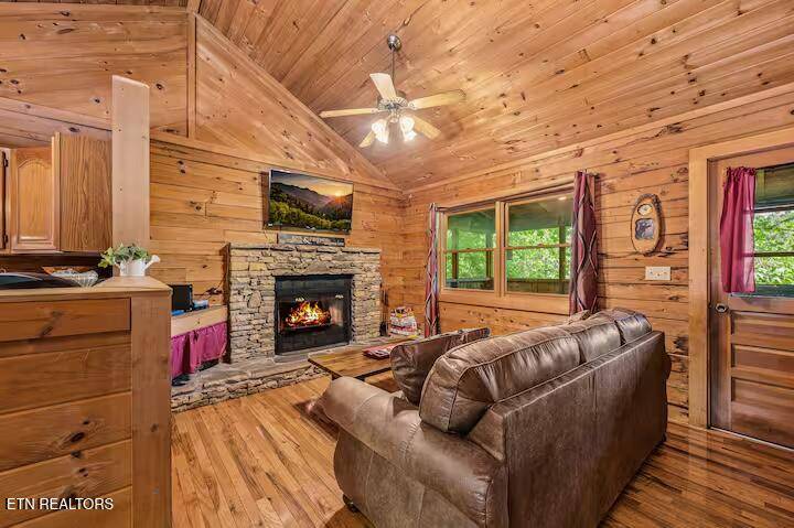 Sevierville, TN 37876,1716 Ridgecrest DR