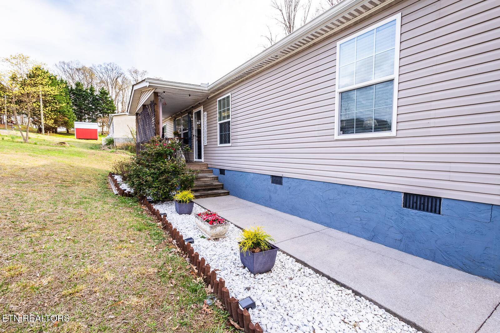 Strawberry Plains, TN 37871,529 Ronald DR